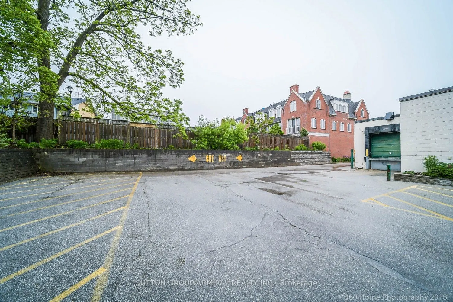 104 Lakeshore Road W