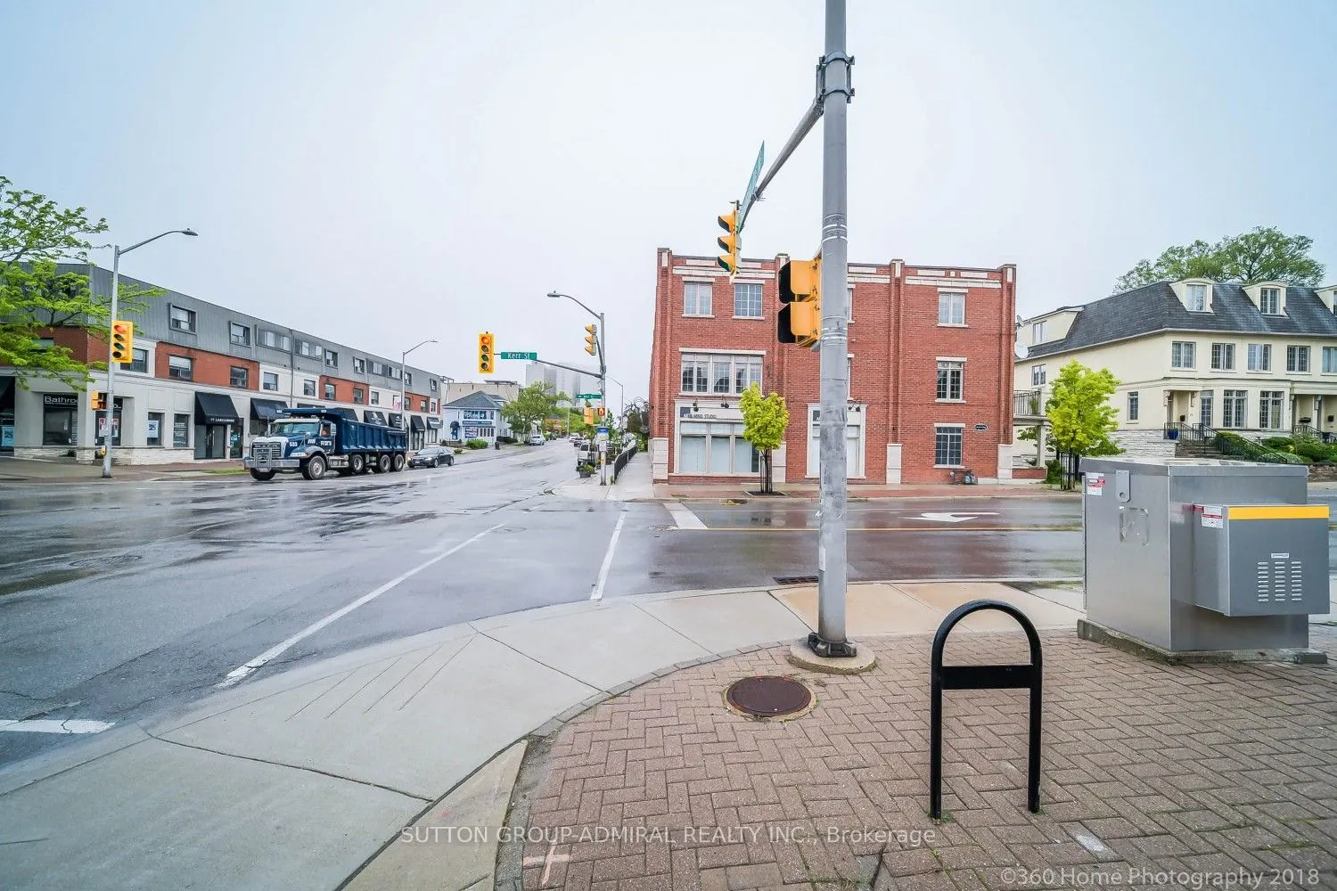 104 Lakeshore Road W