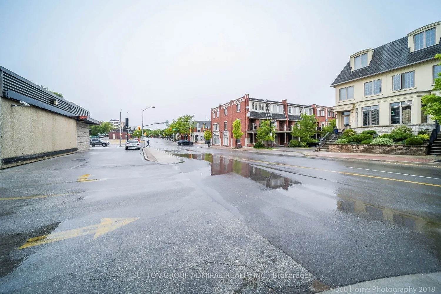 104 Lakeshore Road W