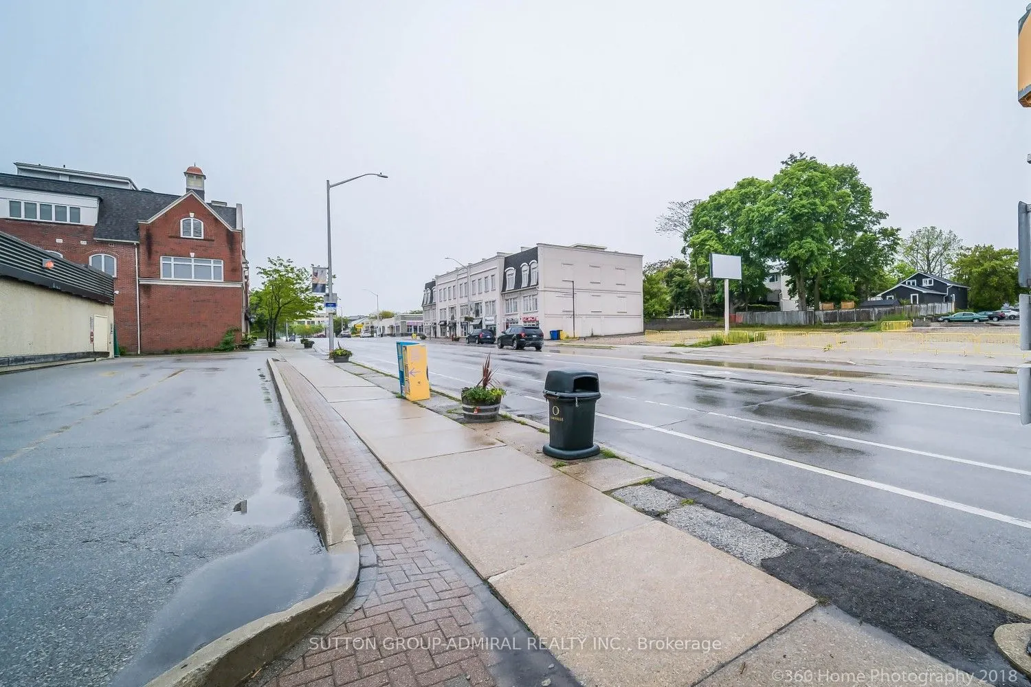 104 Lakeshore Road W