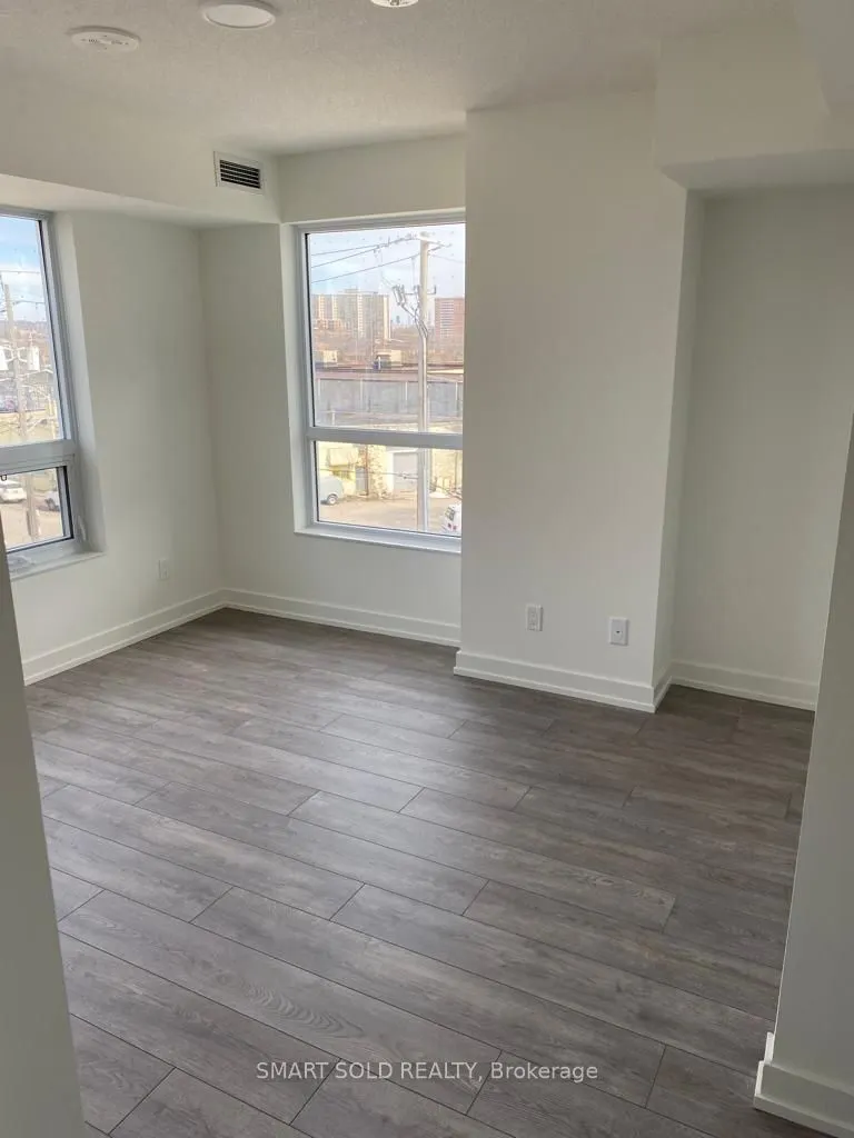 10 Wilby Crescent, #405
