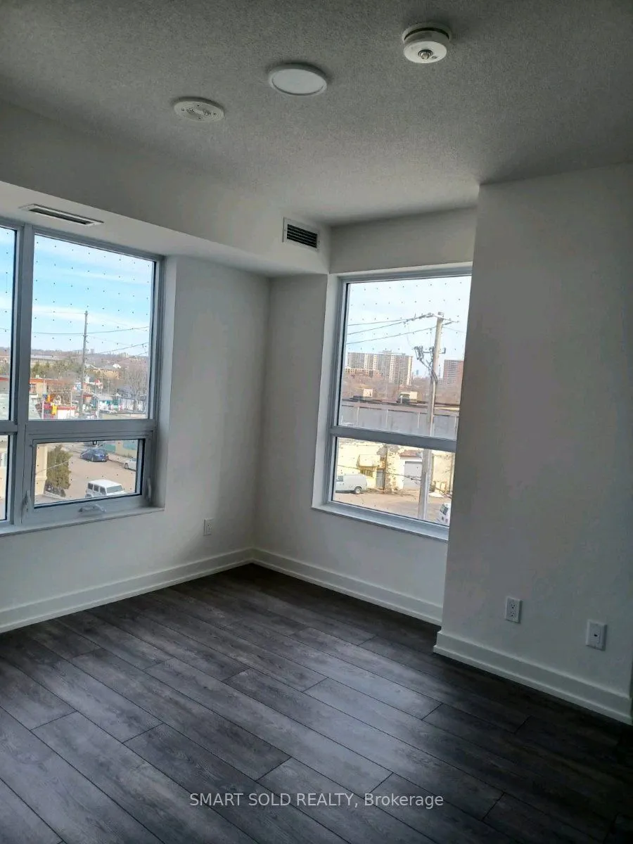 10 Wilby Crescent, #405