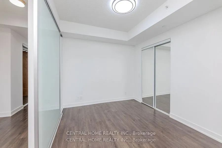 2220 Lake Shore Boulevard W, #607