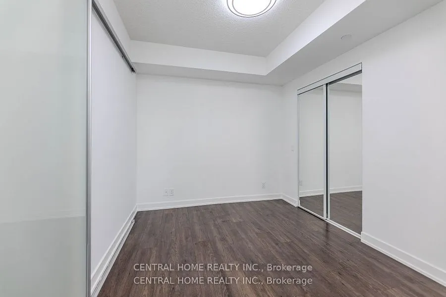 2220 Lake Shore Boulevard W, #607