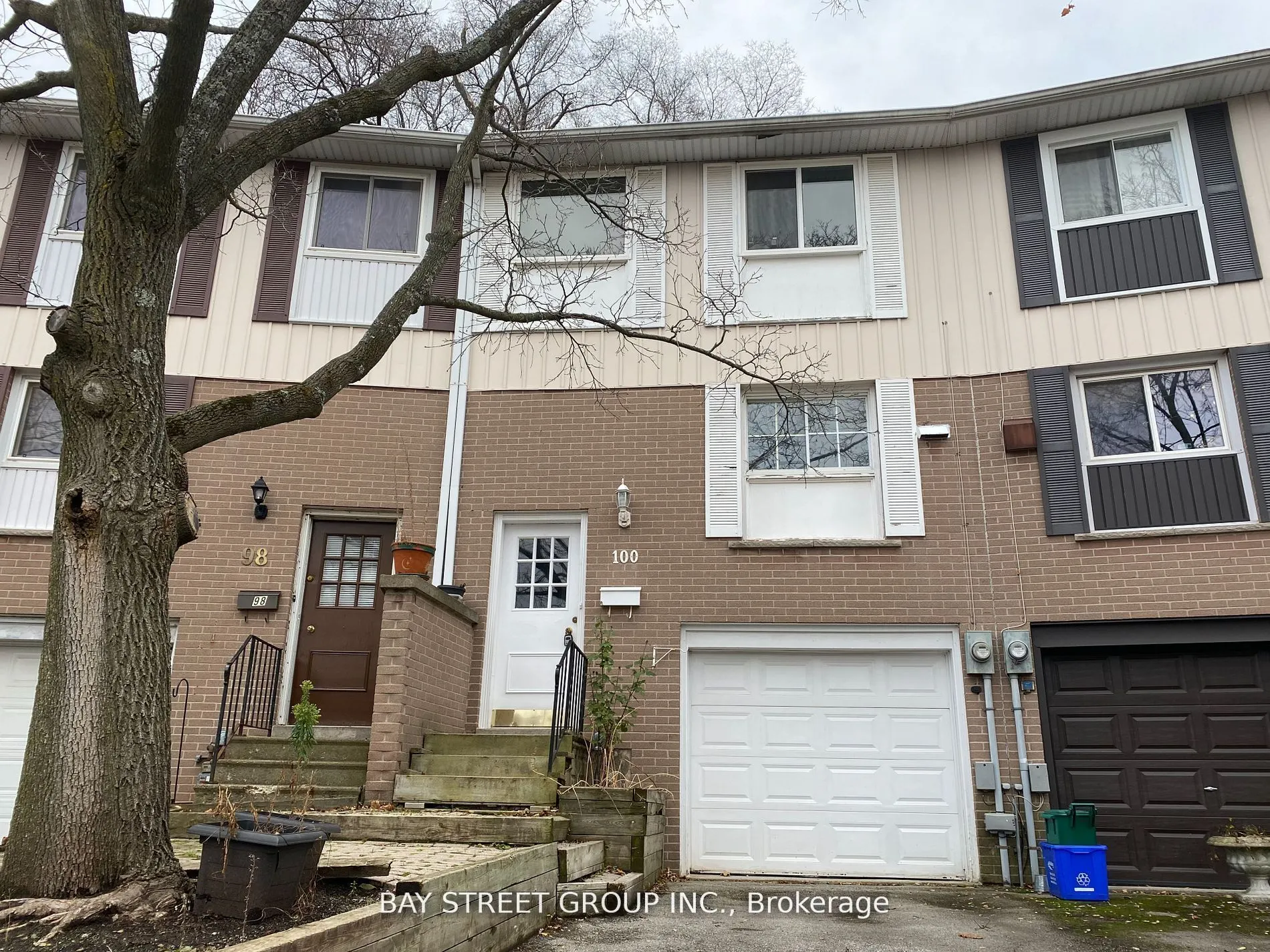 100 Oakdale Drive