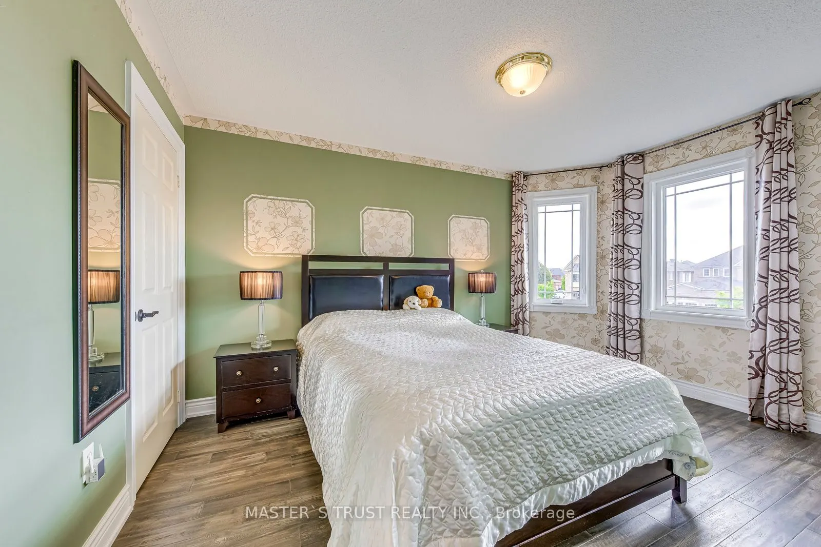 66 Snow Leopard Court