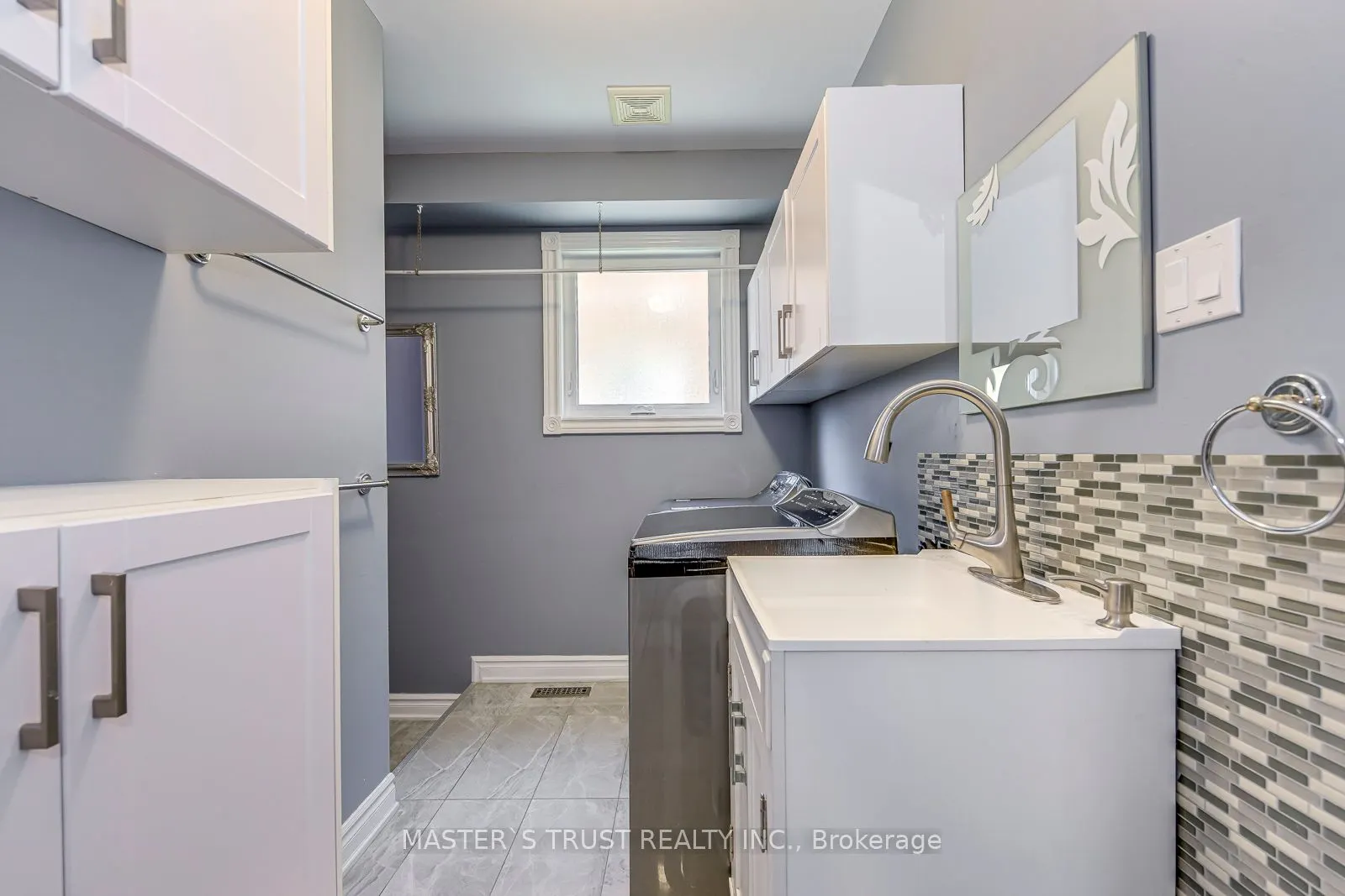 66 Snow Leopard Court