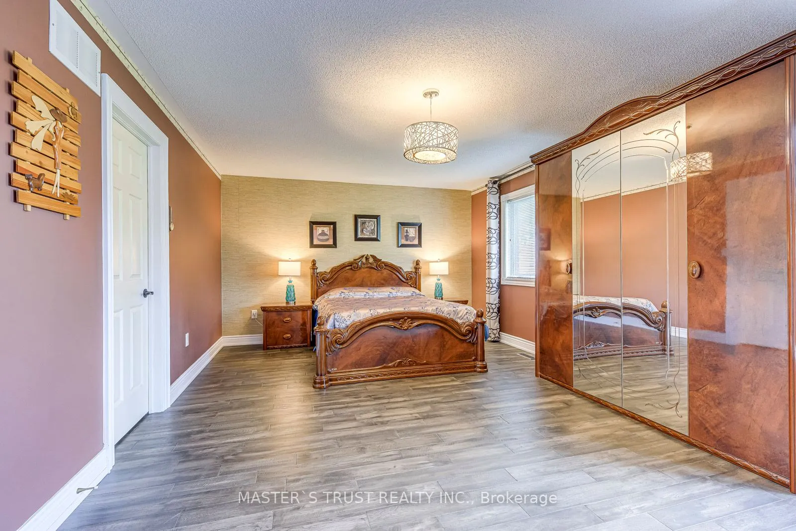 66 Snow Leopard Court