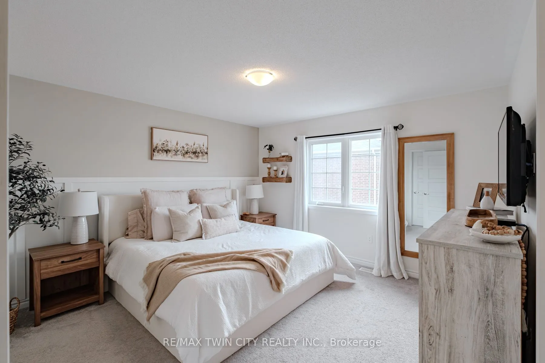 1214 Rose Way