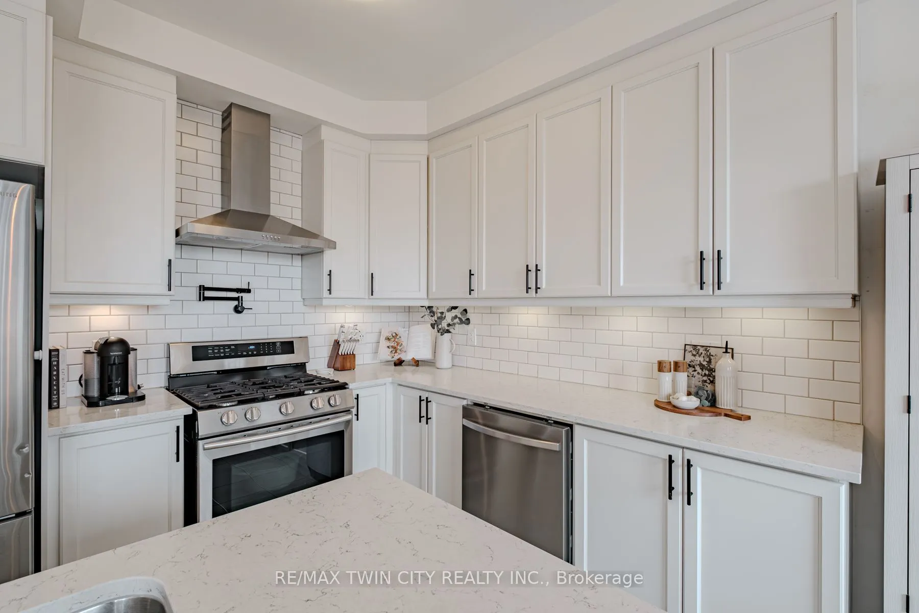 1214 Rose Way