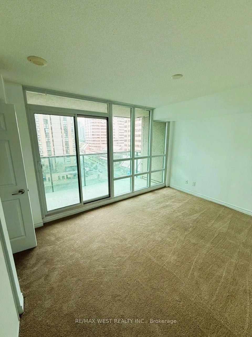 208 Enfield Place, #1006
