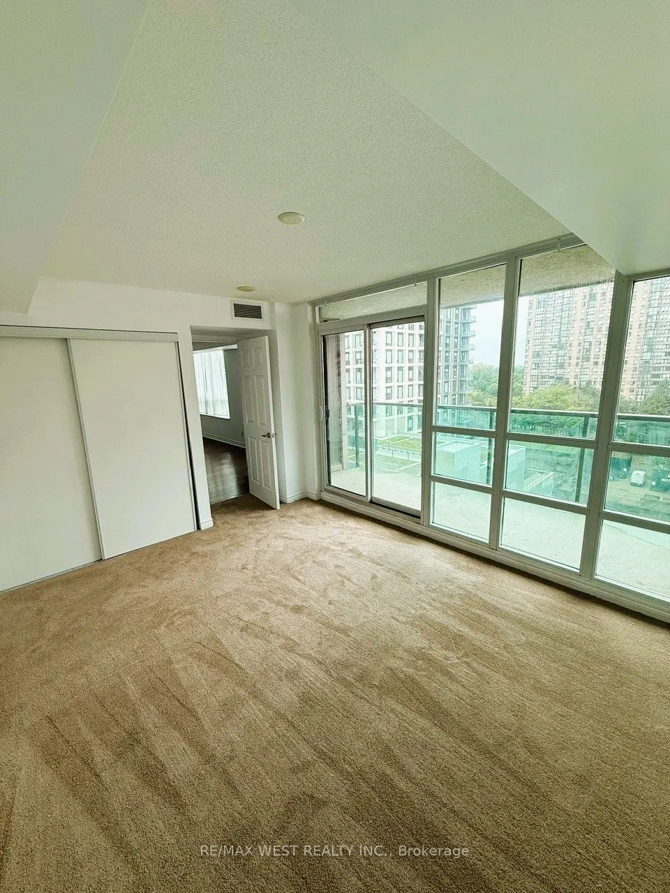 208 Enfield Place, #1006