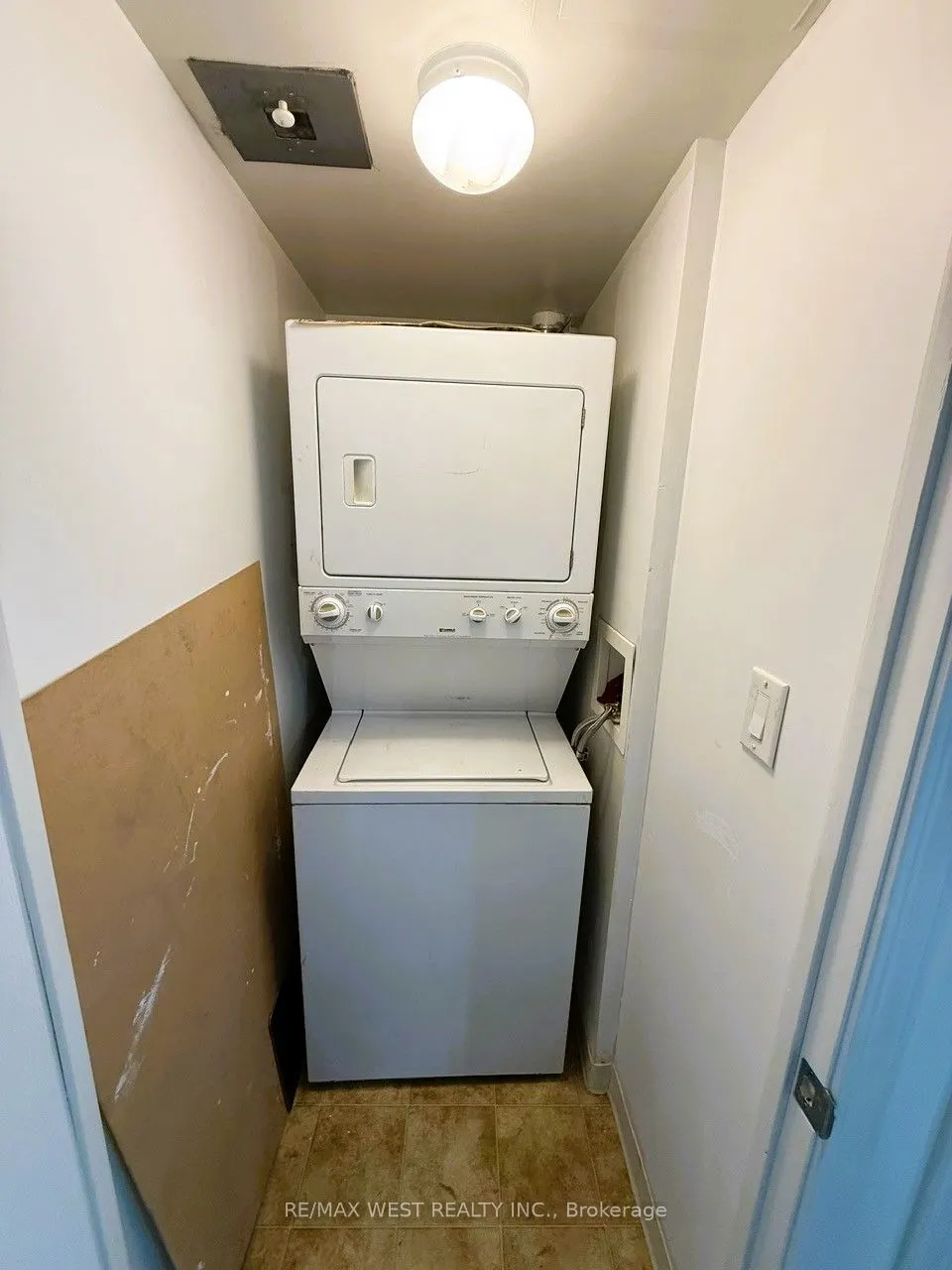 208 Enfield Place, #1006