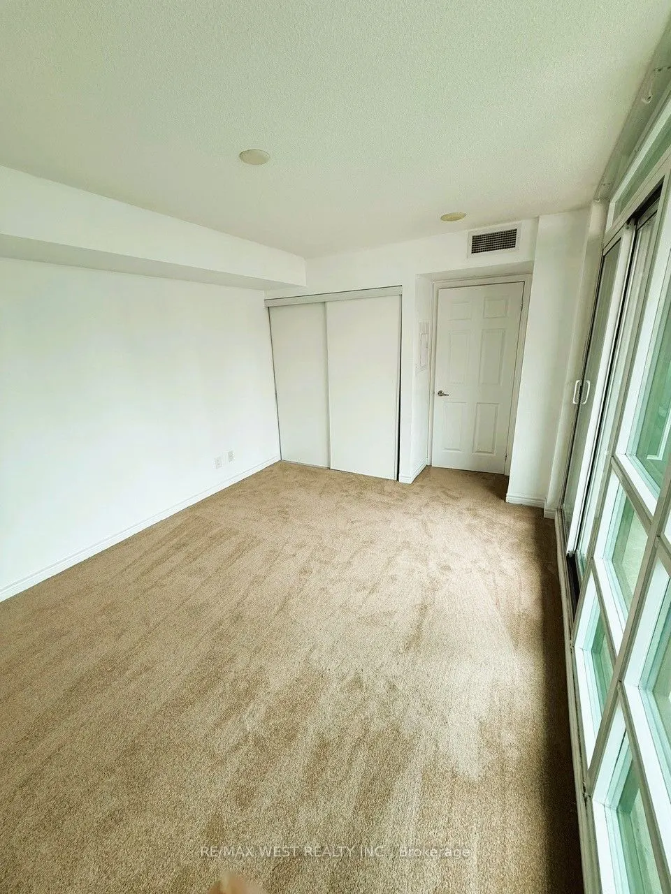 208 Enfield Place, #1006