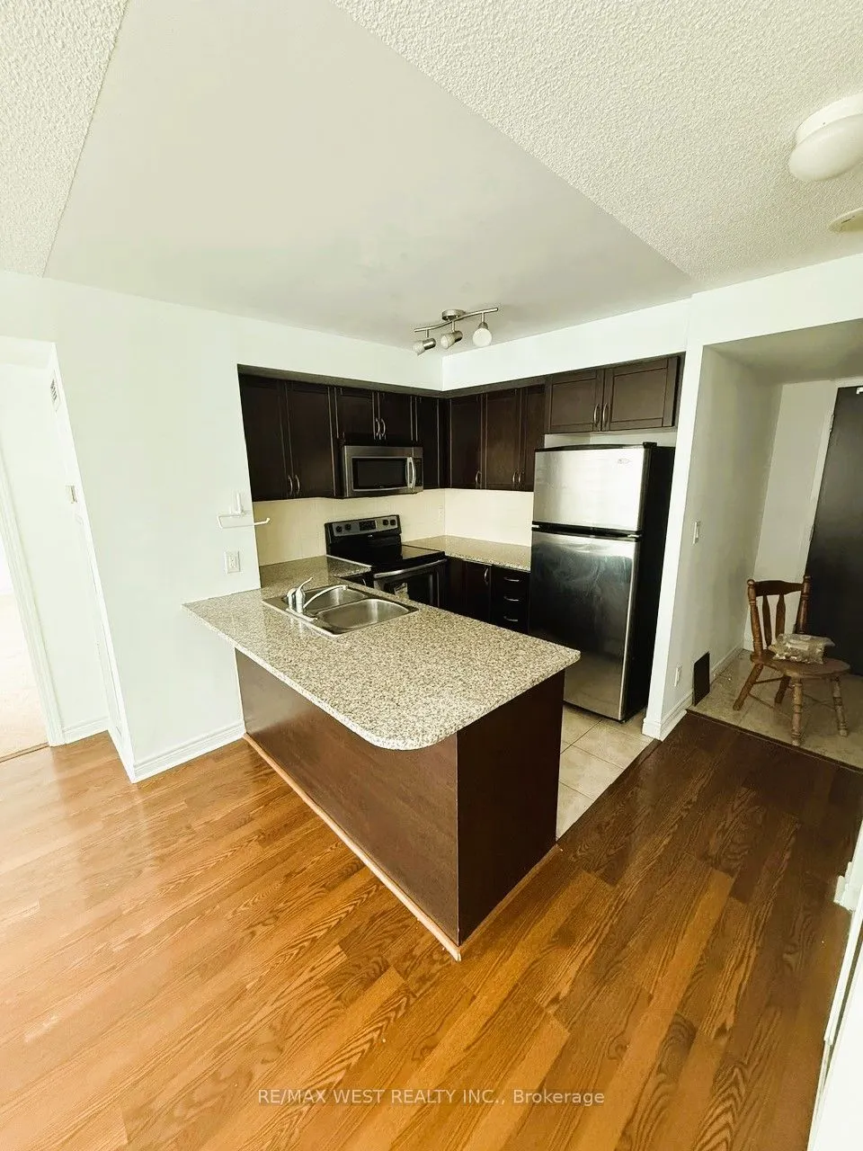 208 Enfield Place, #1006