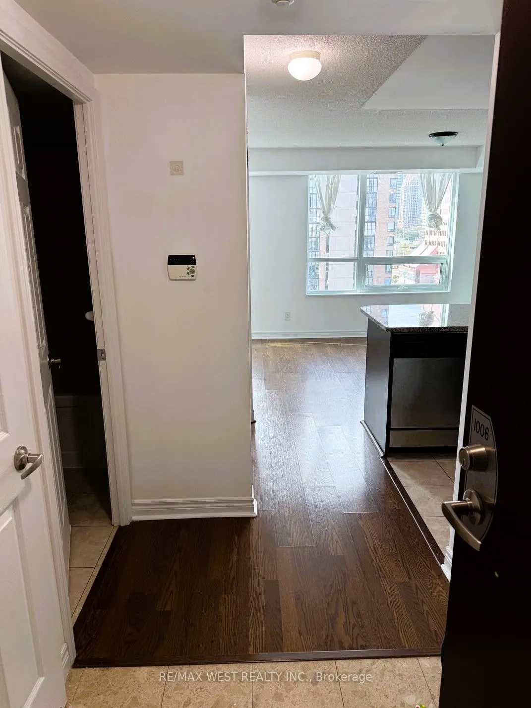 208 Enfield Place, #1006