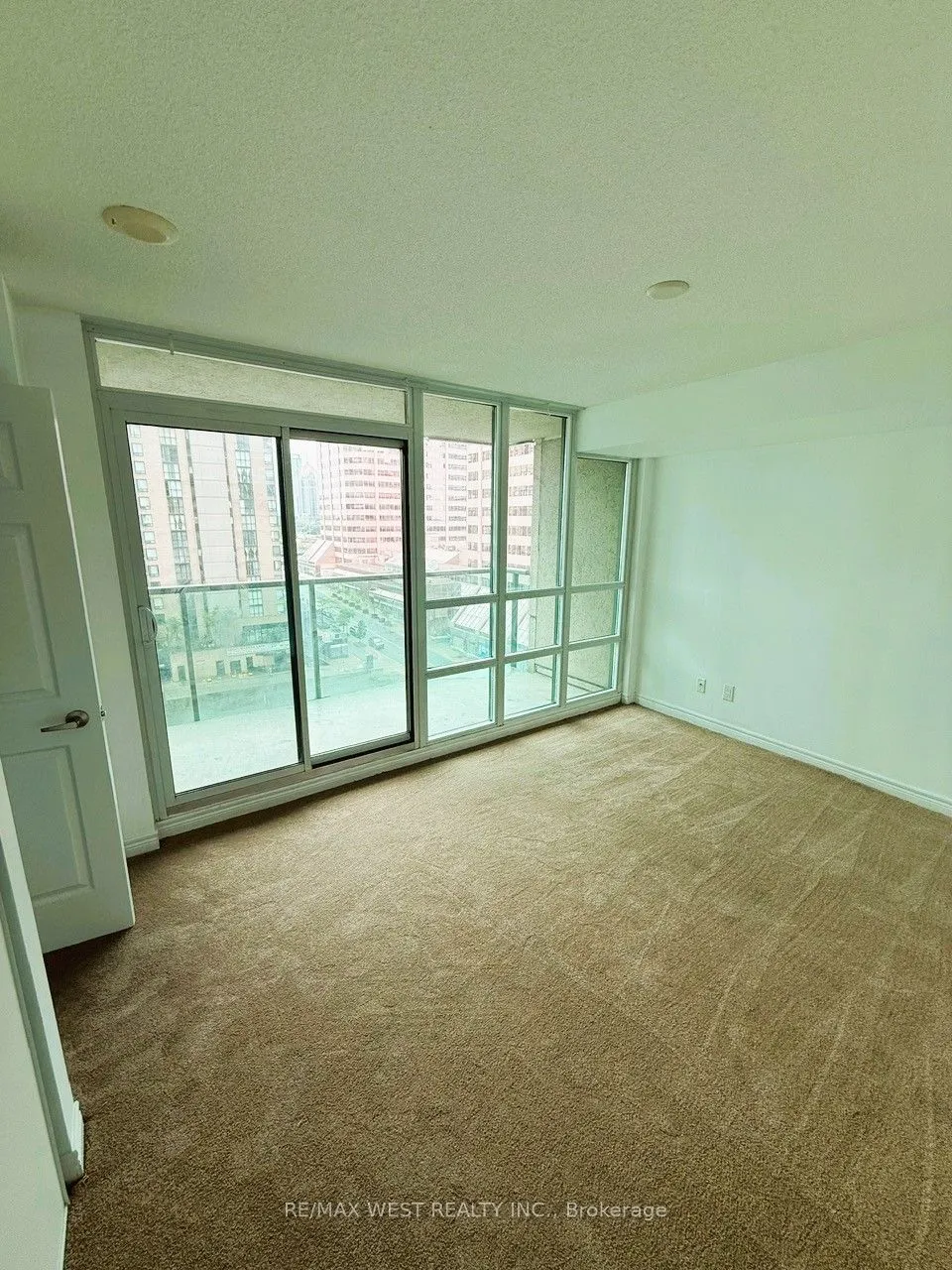 208 Enfield Place, #1006