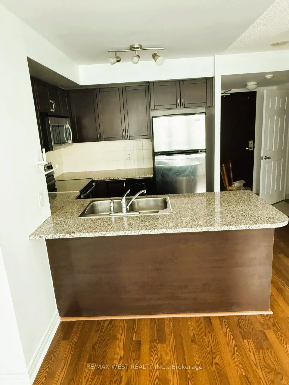 208 Enfield Place, #1006