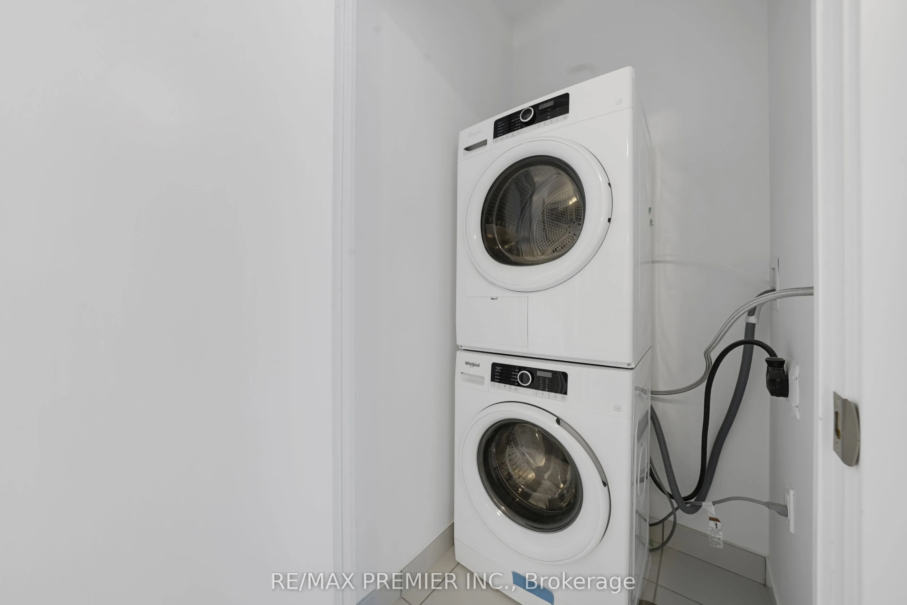 251 Manitoba Street, #406