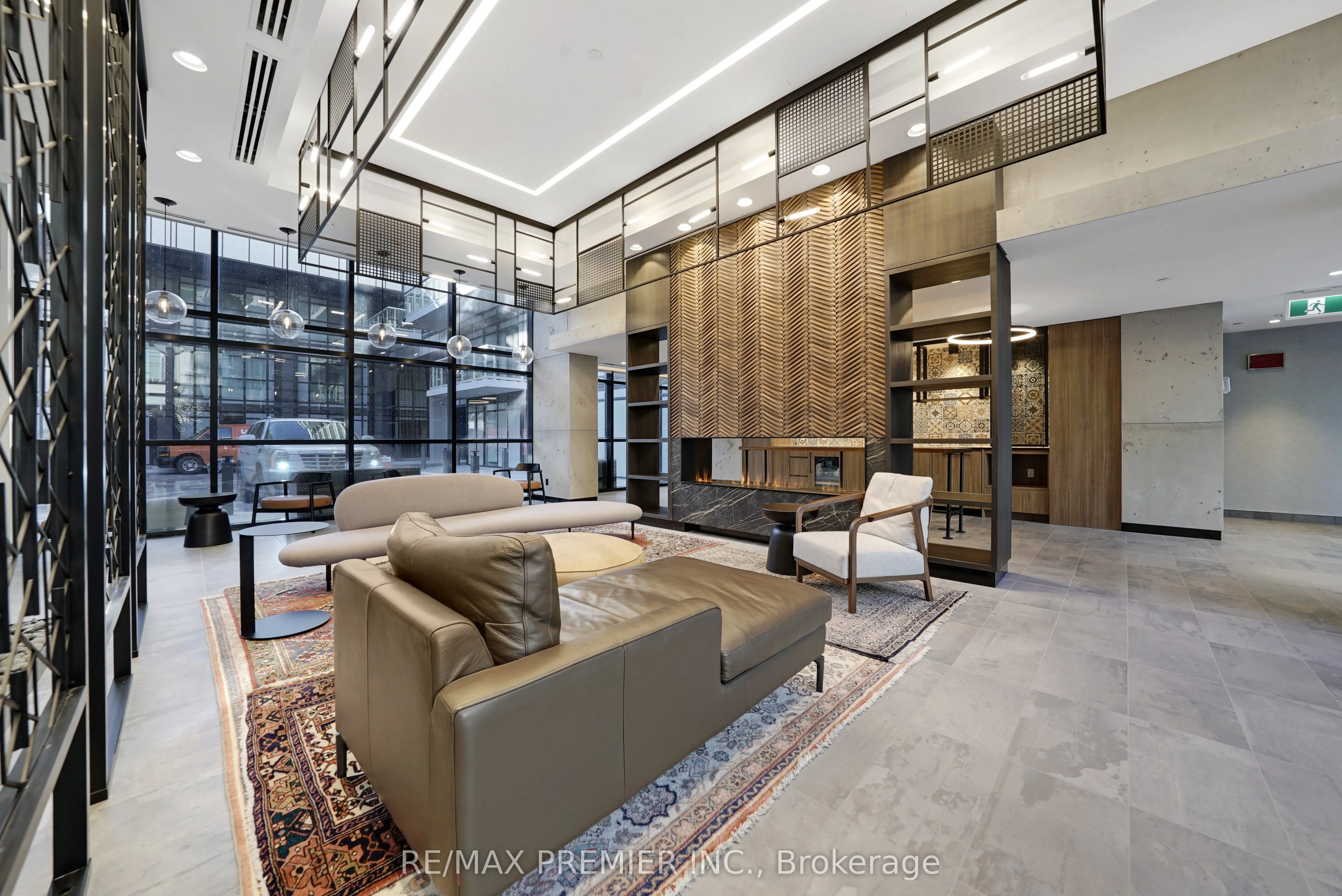 251 Manitoba Street, #406