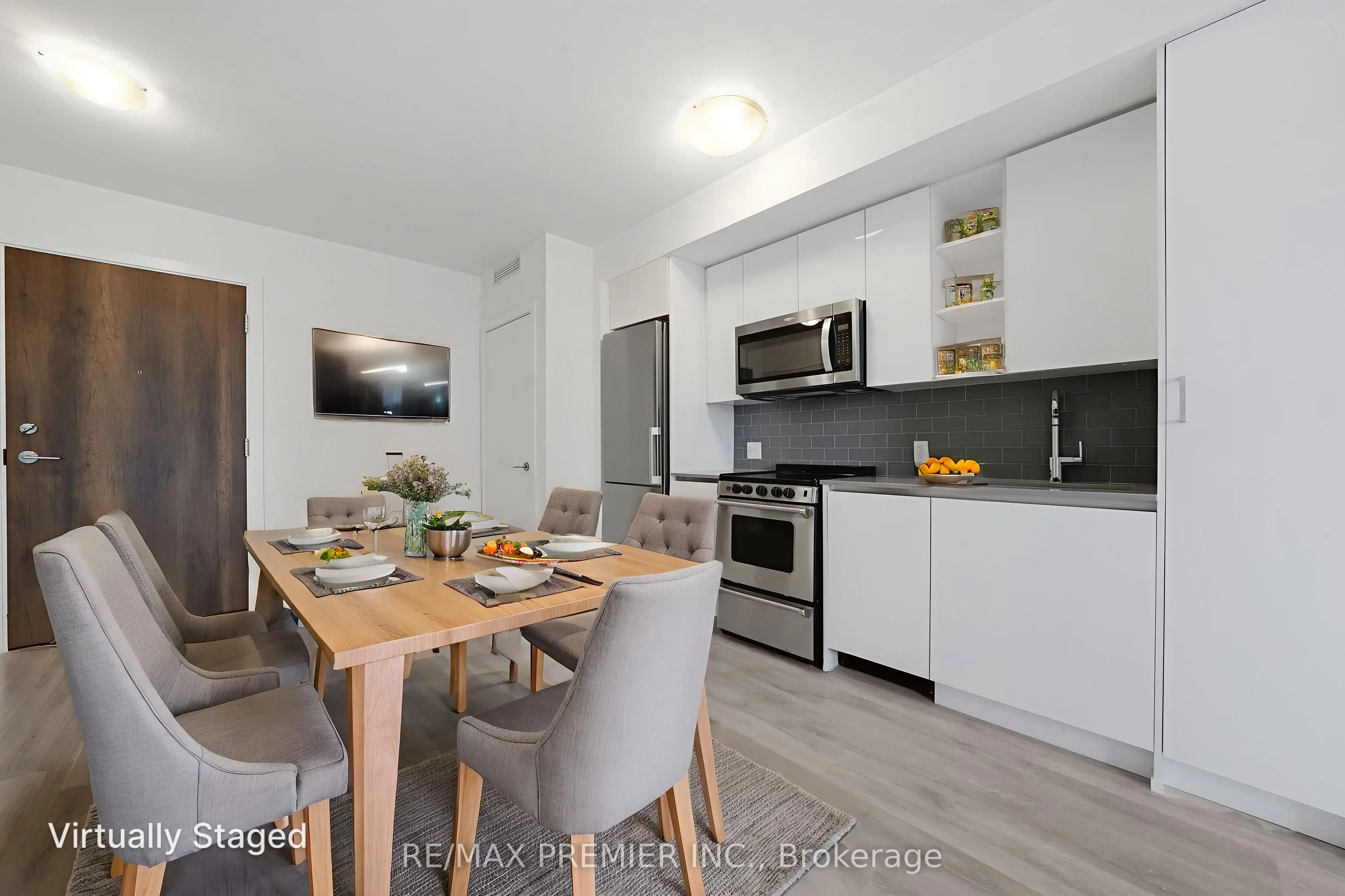 251 Manitoba Street, #406