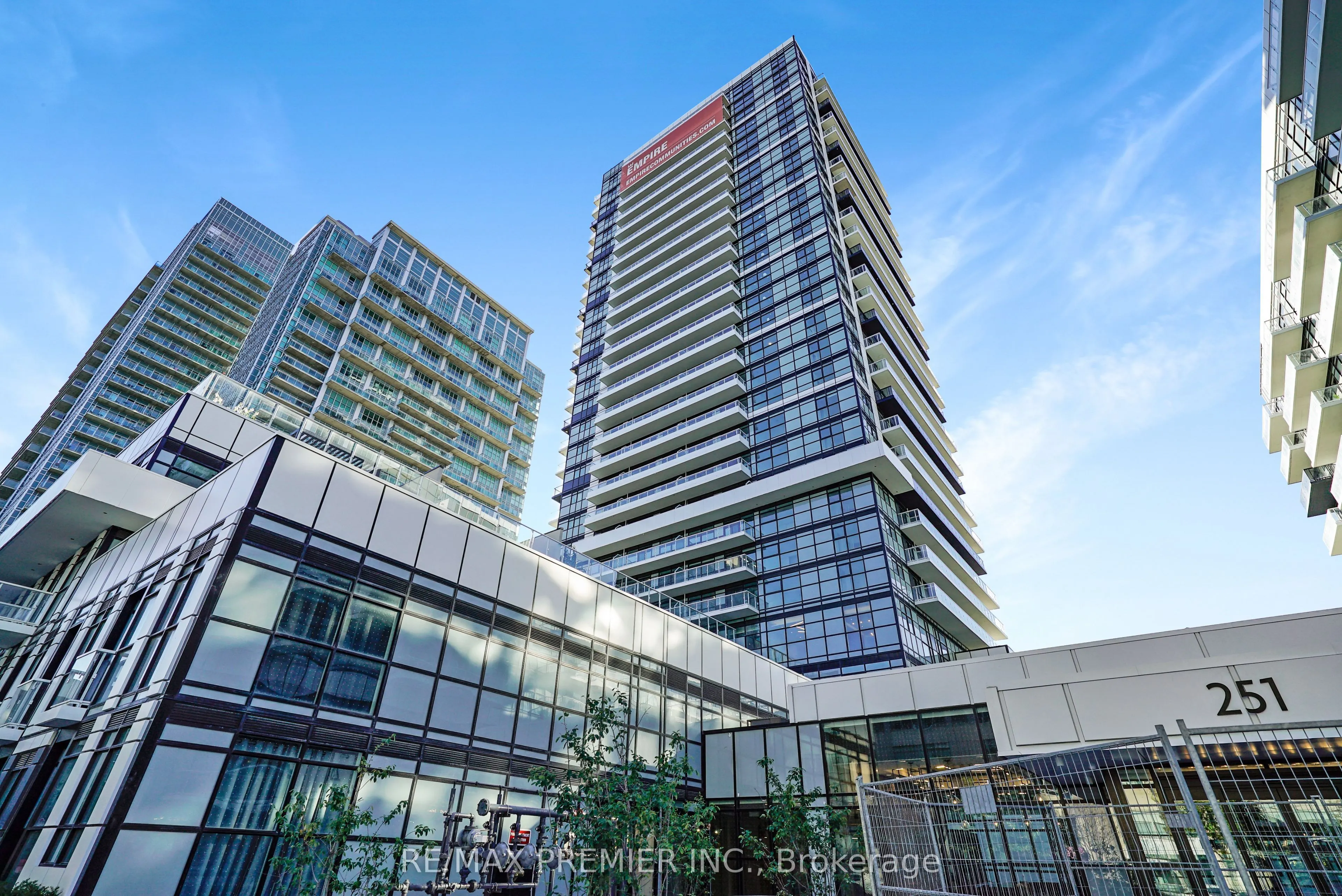 251 Manitoba Street, #406