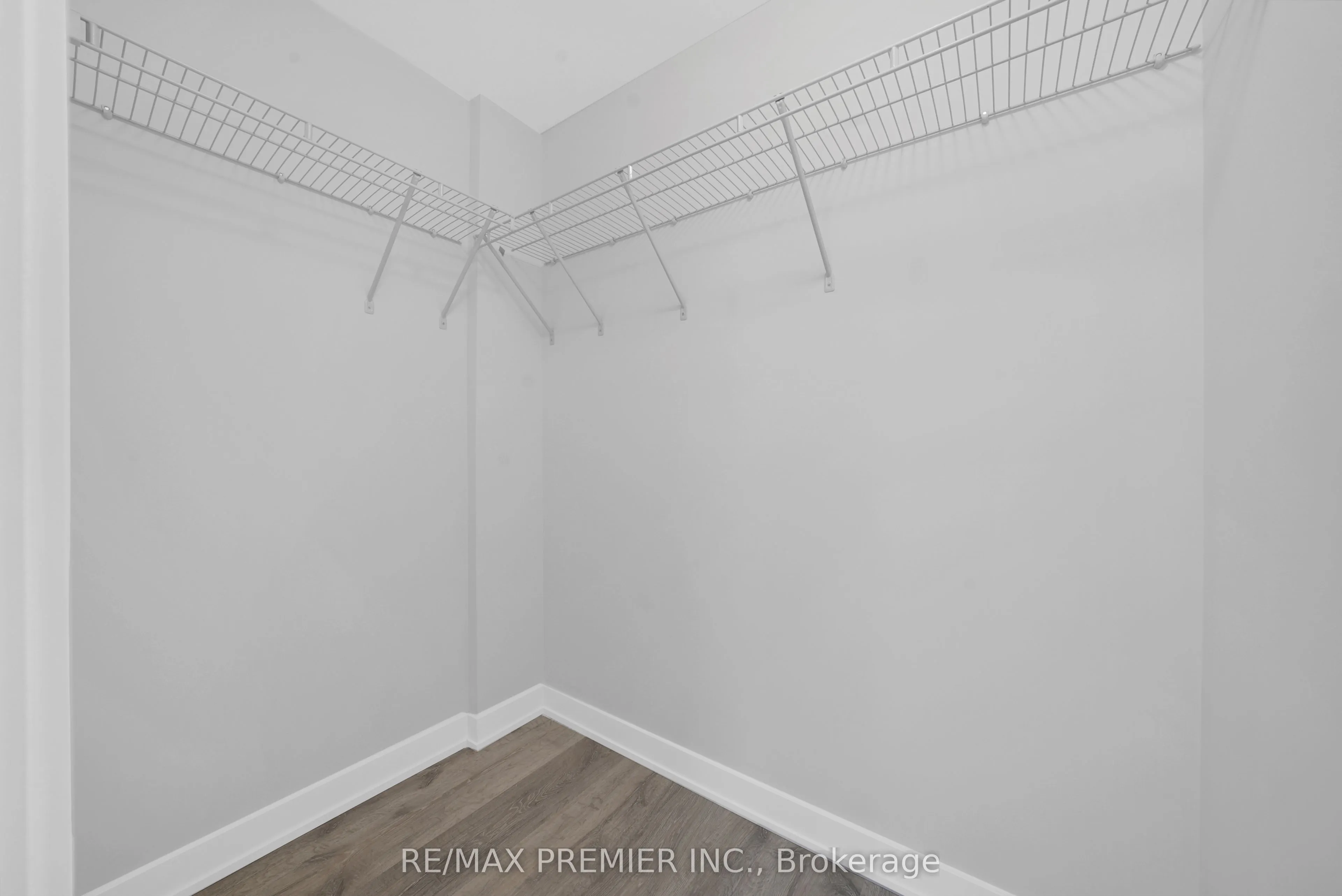 251 Manitoba Street, #406