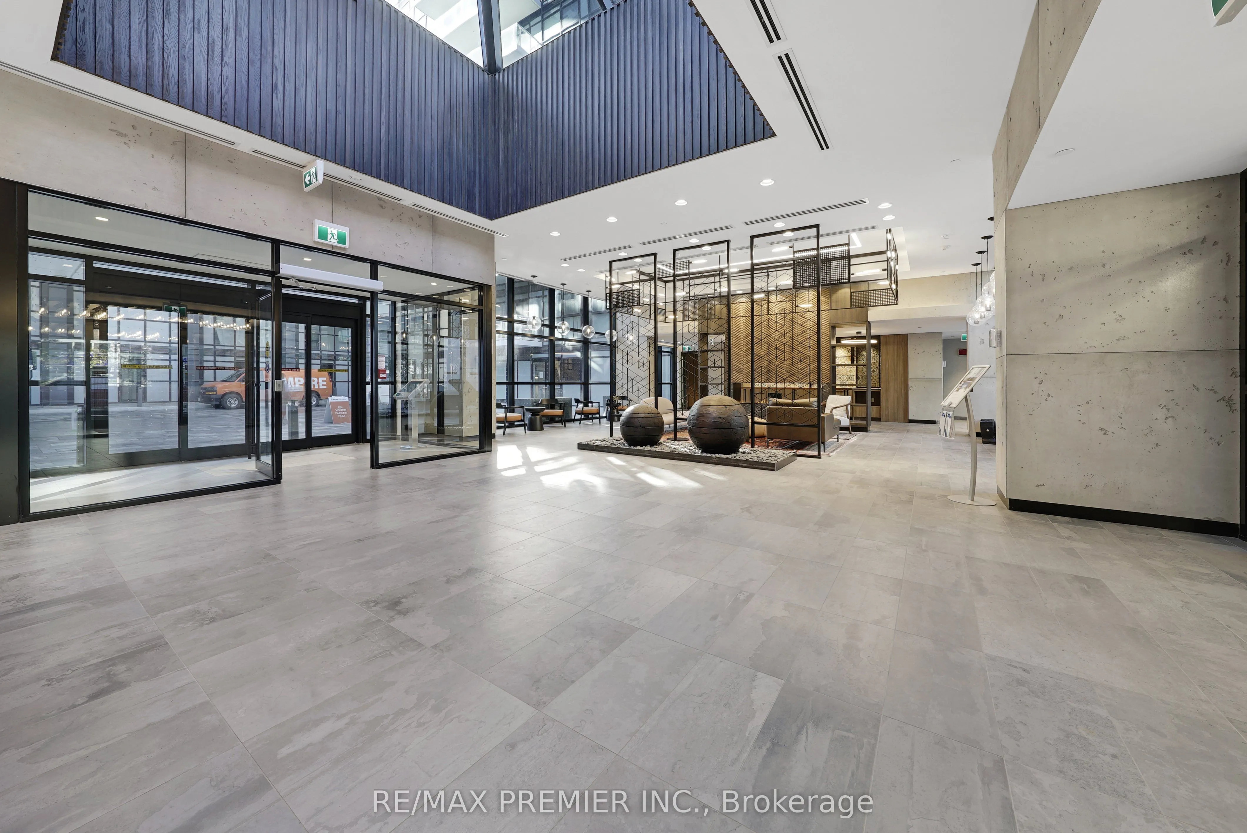 251 Manitoba Street, #406