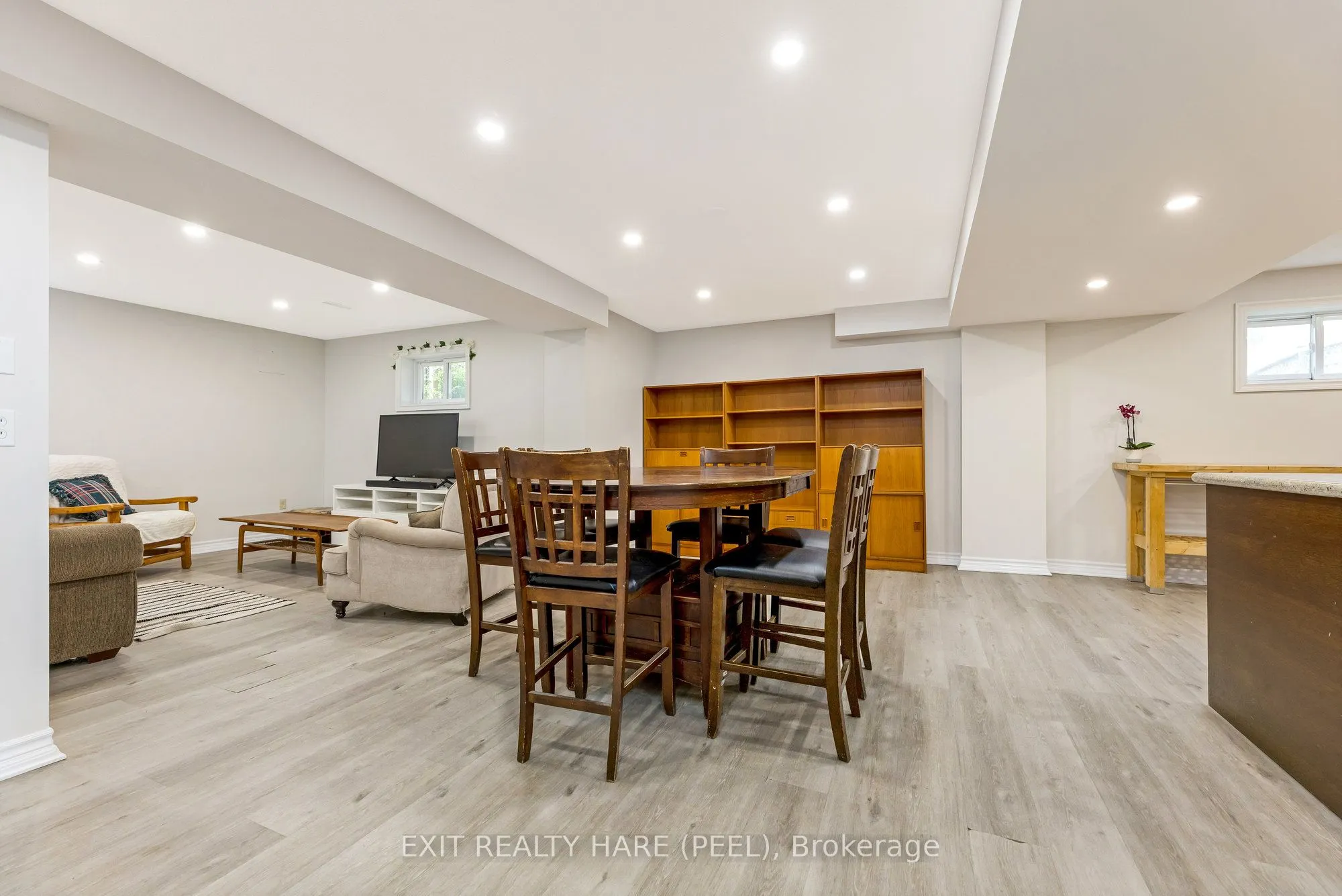 6 Stonegate Drive