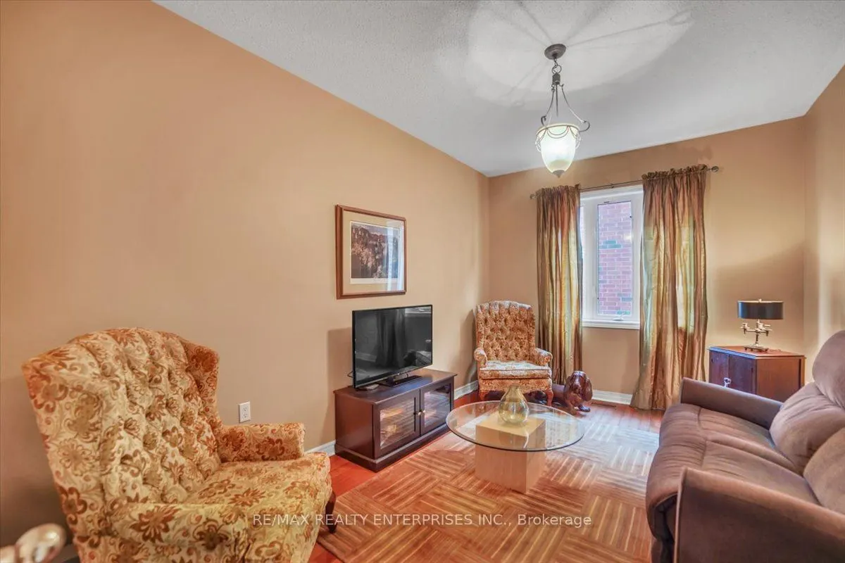 18 Southcrest Court