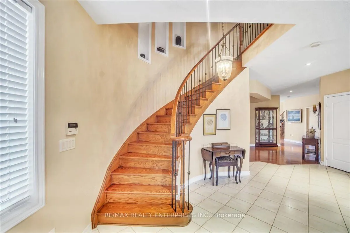 18 Southcrest Court