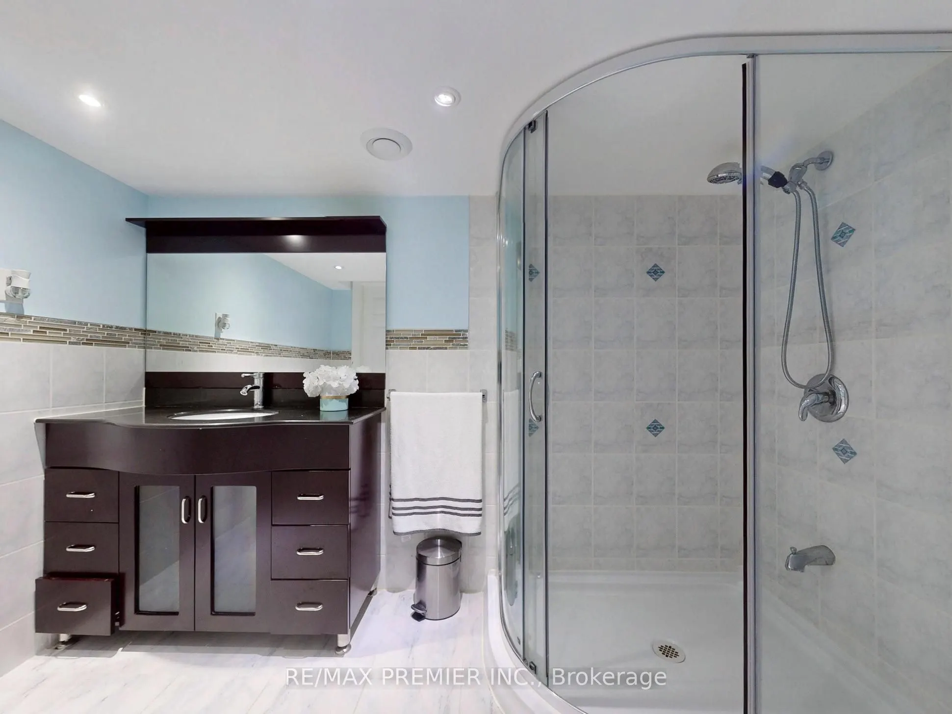 5869 Yachtsman Crossing