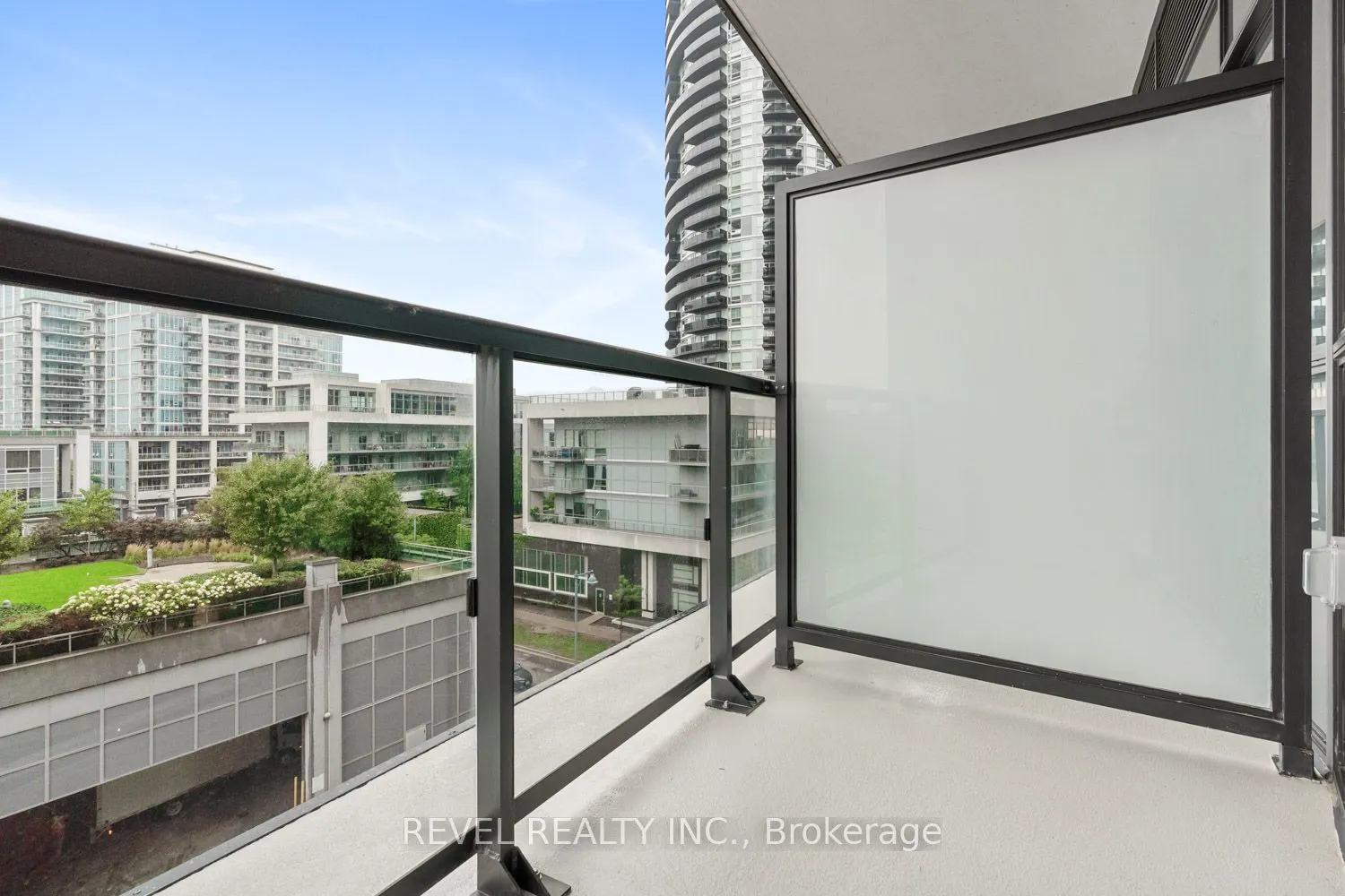 38 Annie Craig Drive, #512