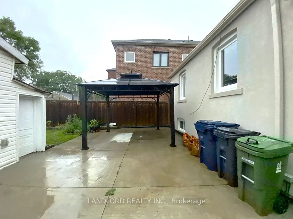 92 Holwood Avenue, #Lower