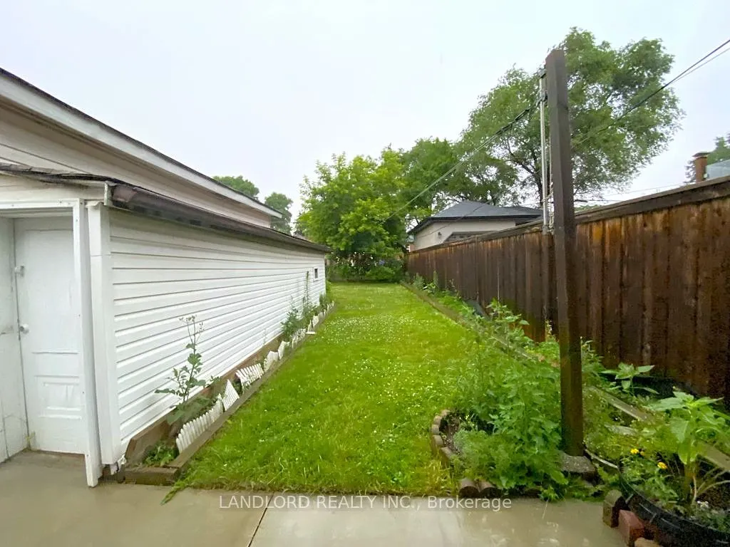 92 Holwood Avenue, #Lower