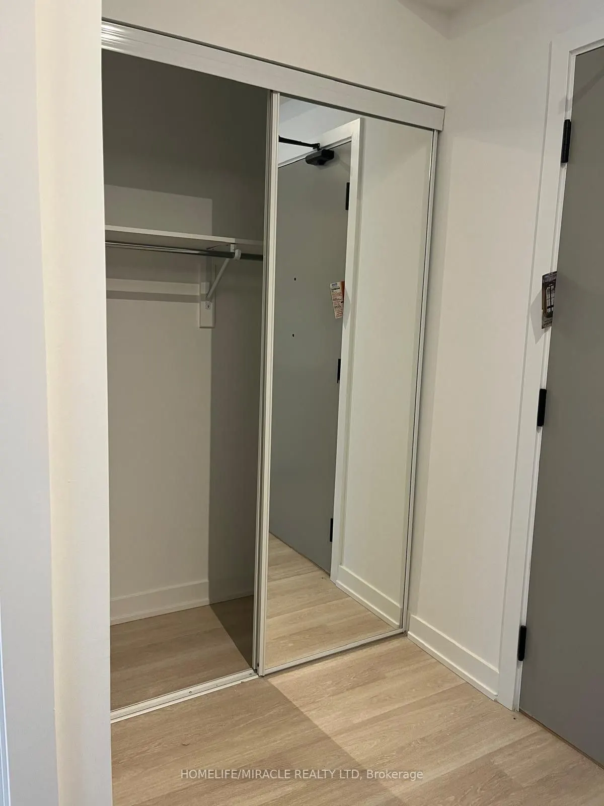 5105 Hurontario Street, #332