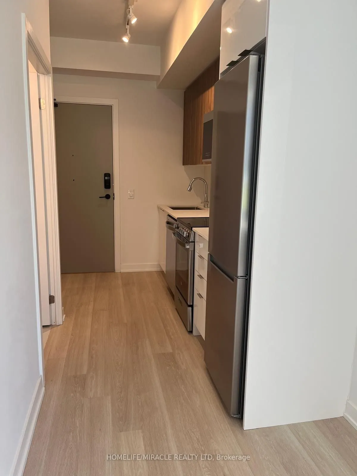 5105 Hurontario Street, #332