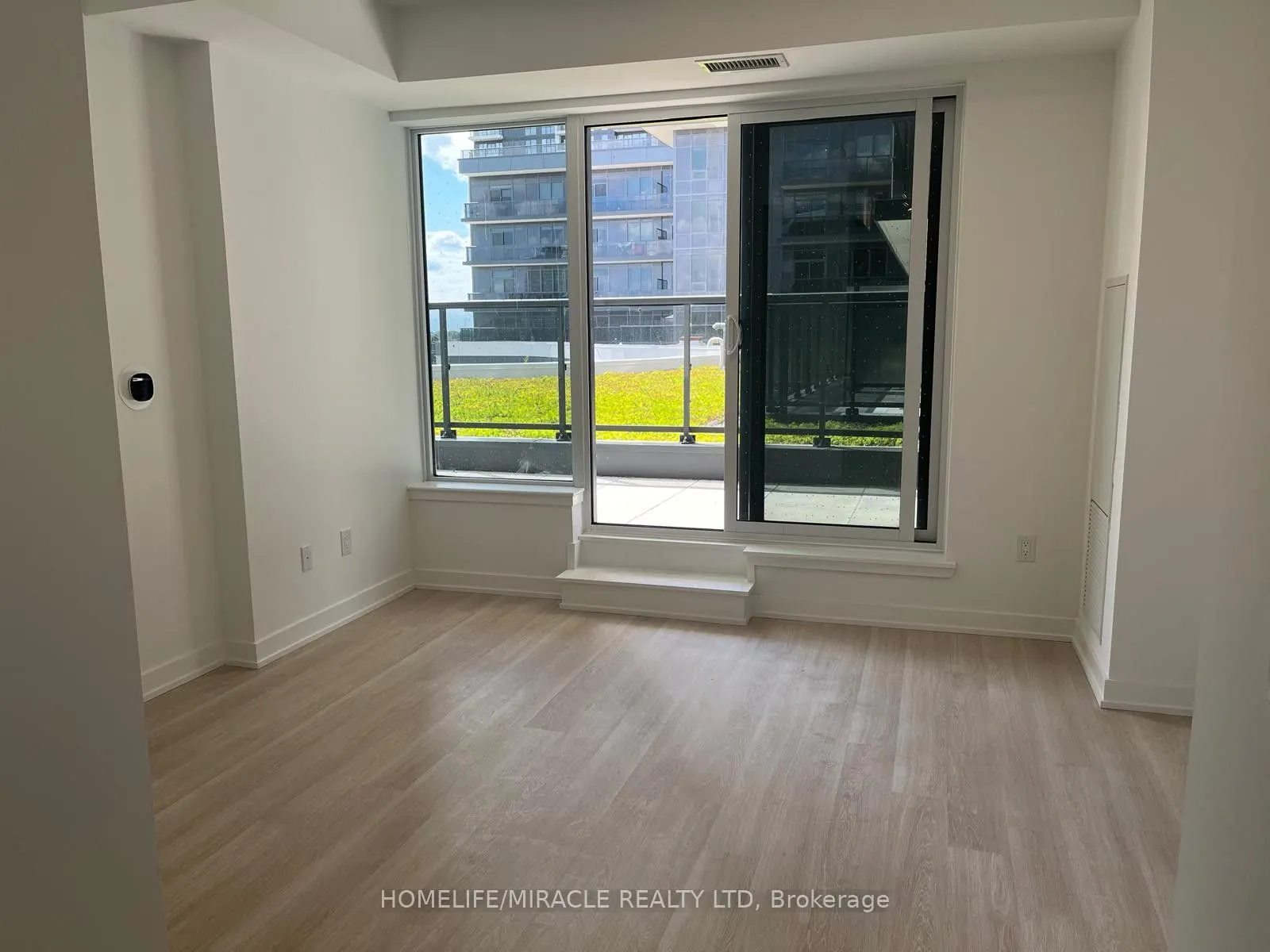 5105 Hurontario Street, #332