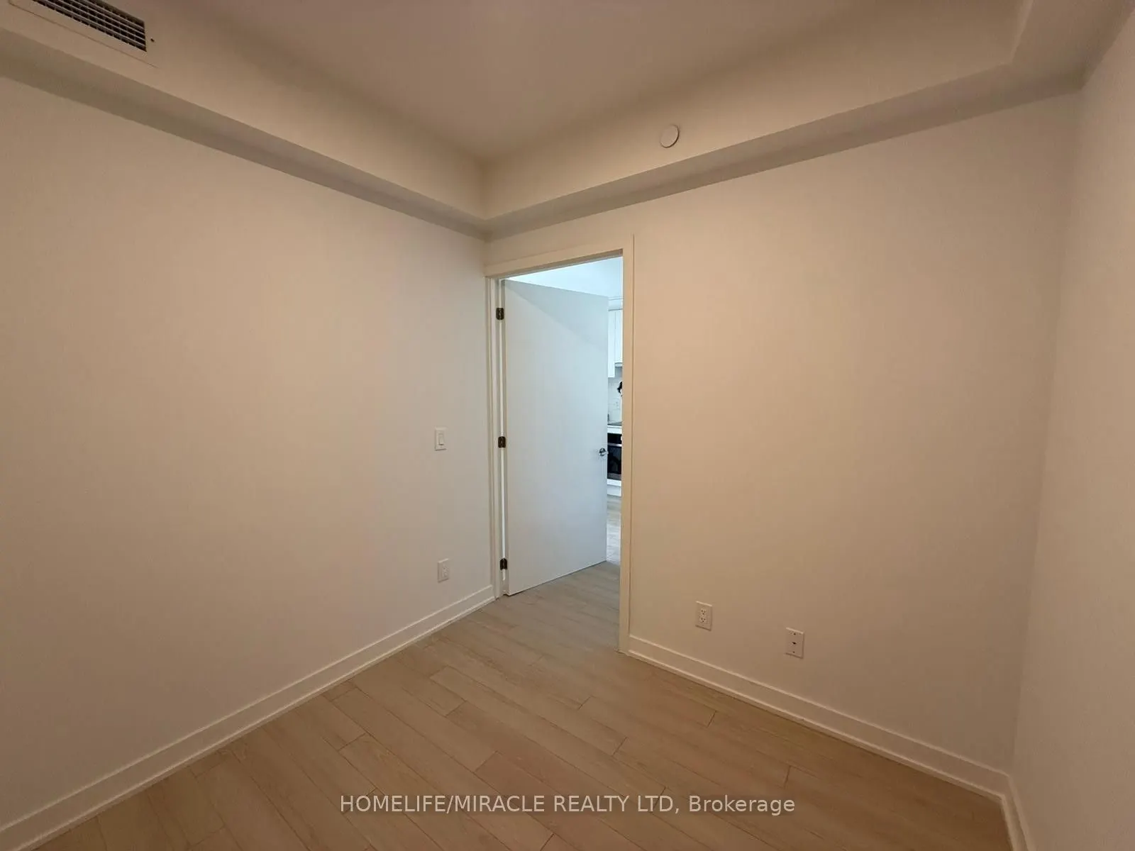 3079 Trafalgar Road, #606