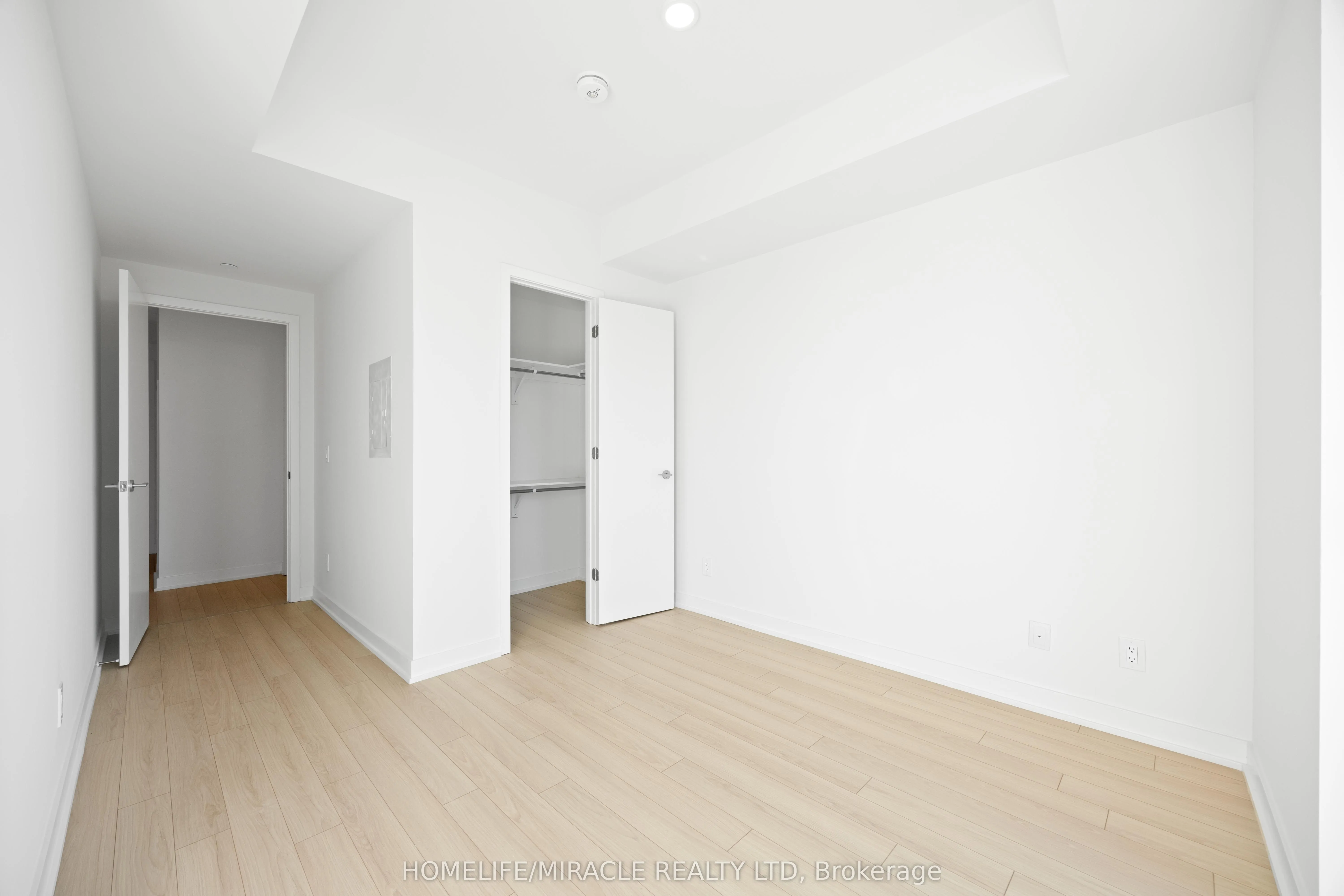 3079 Trafalgar Road, #606