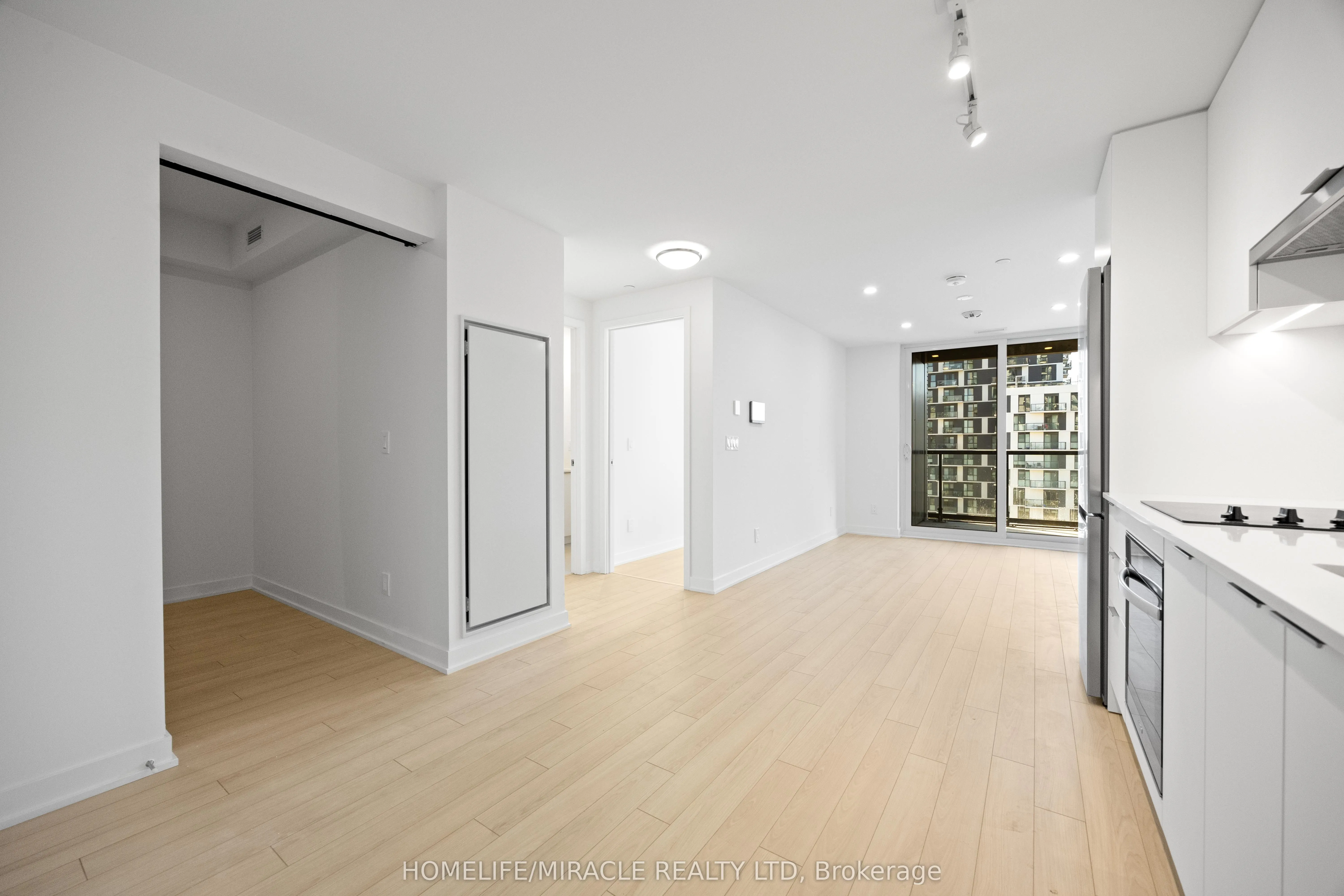3079 Trafalgar Road, #606