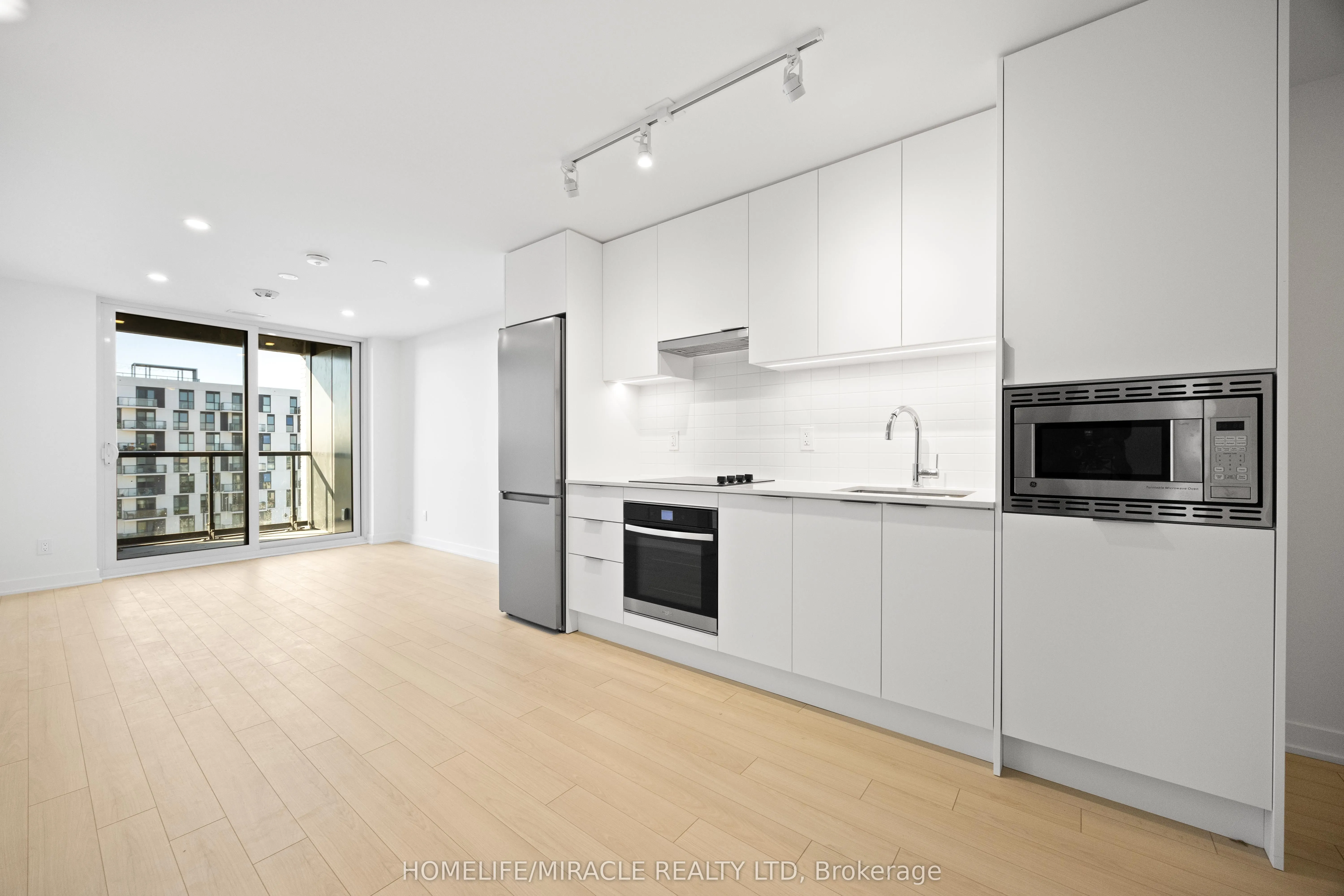 3079 Trafalgar Road, #606