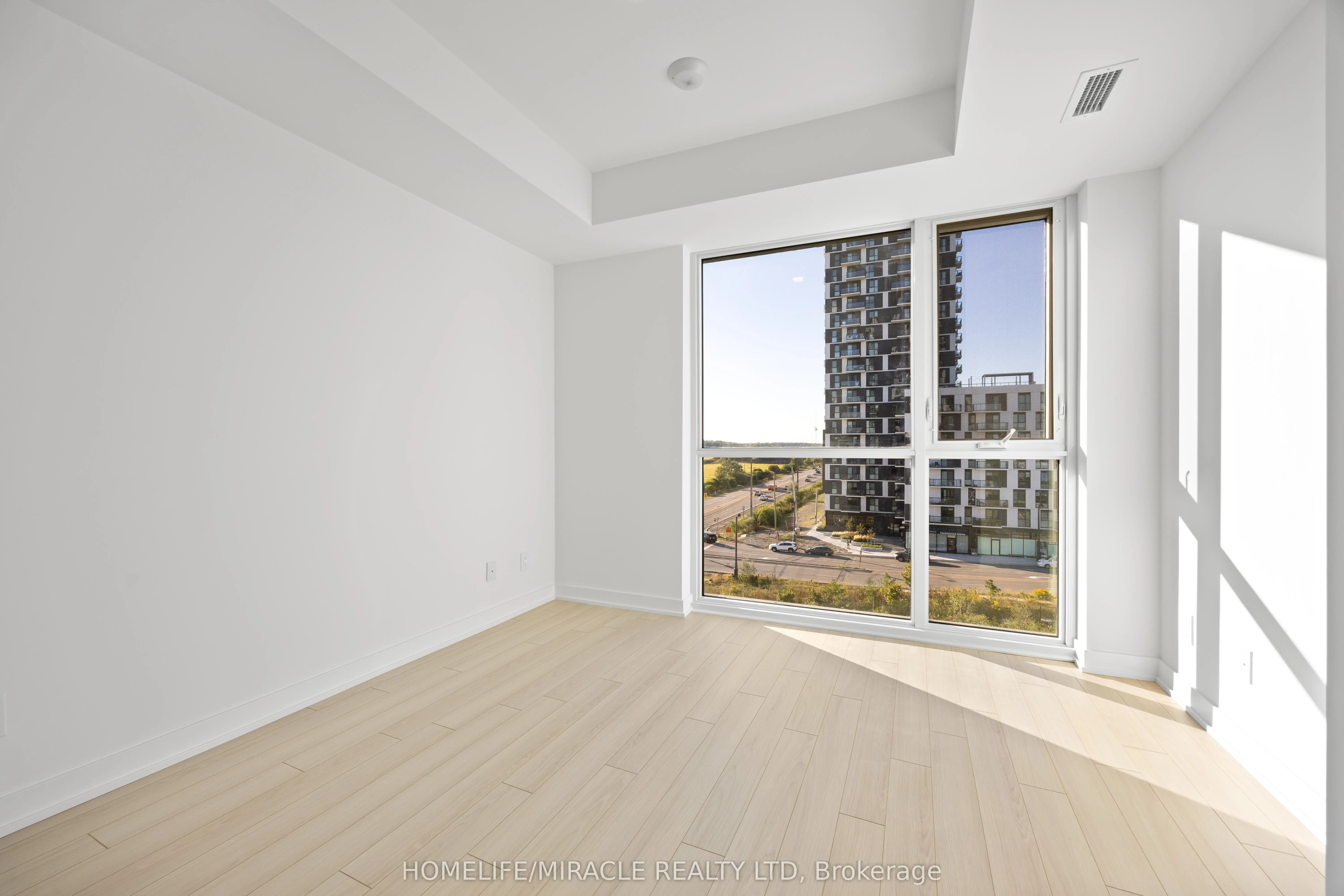 3079 Trafalgar Road, #606