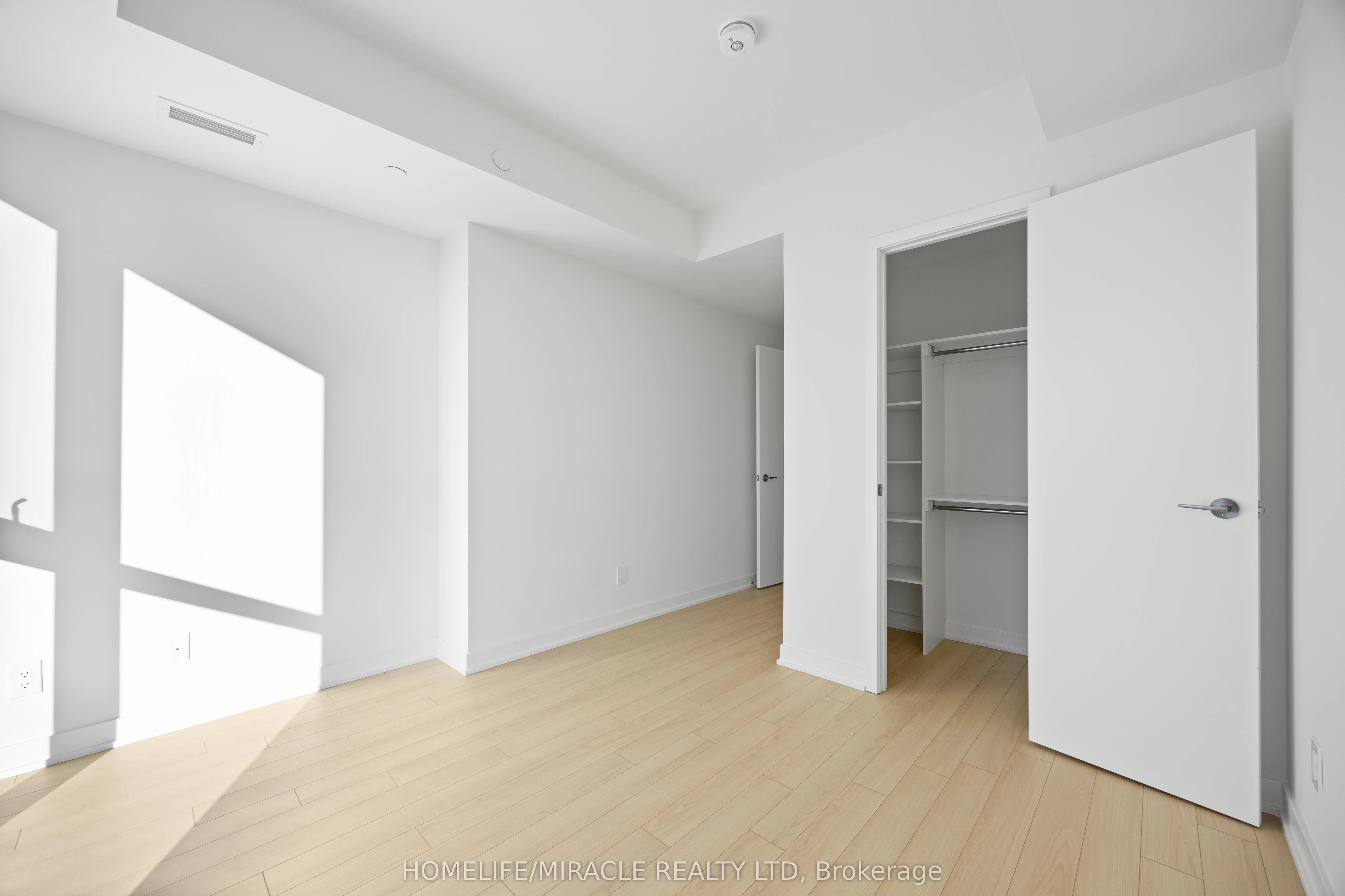 3079 Trafalgar Road, #606