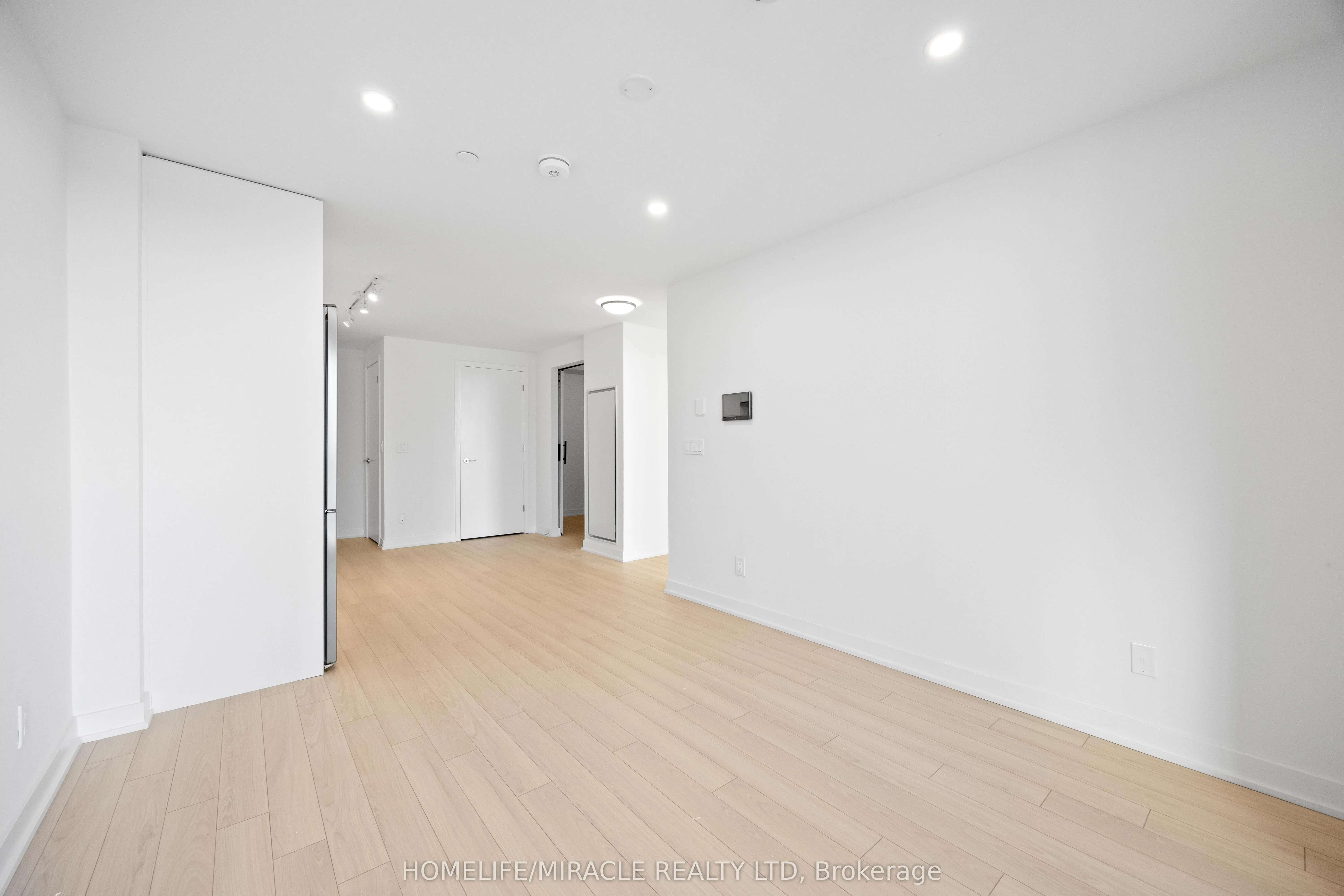 3079 Trafalgar Road, #606