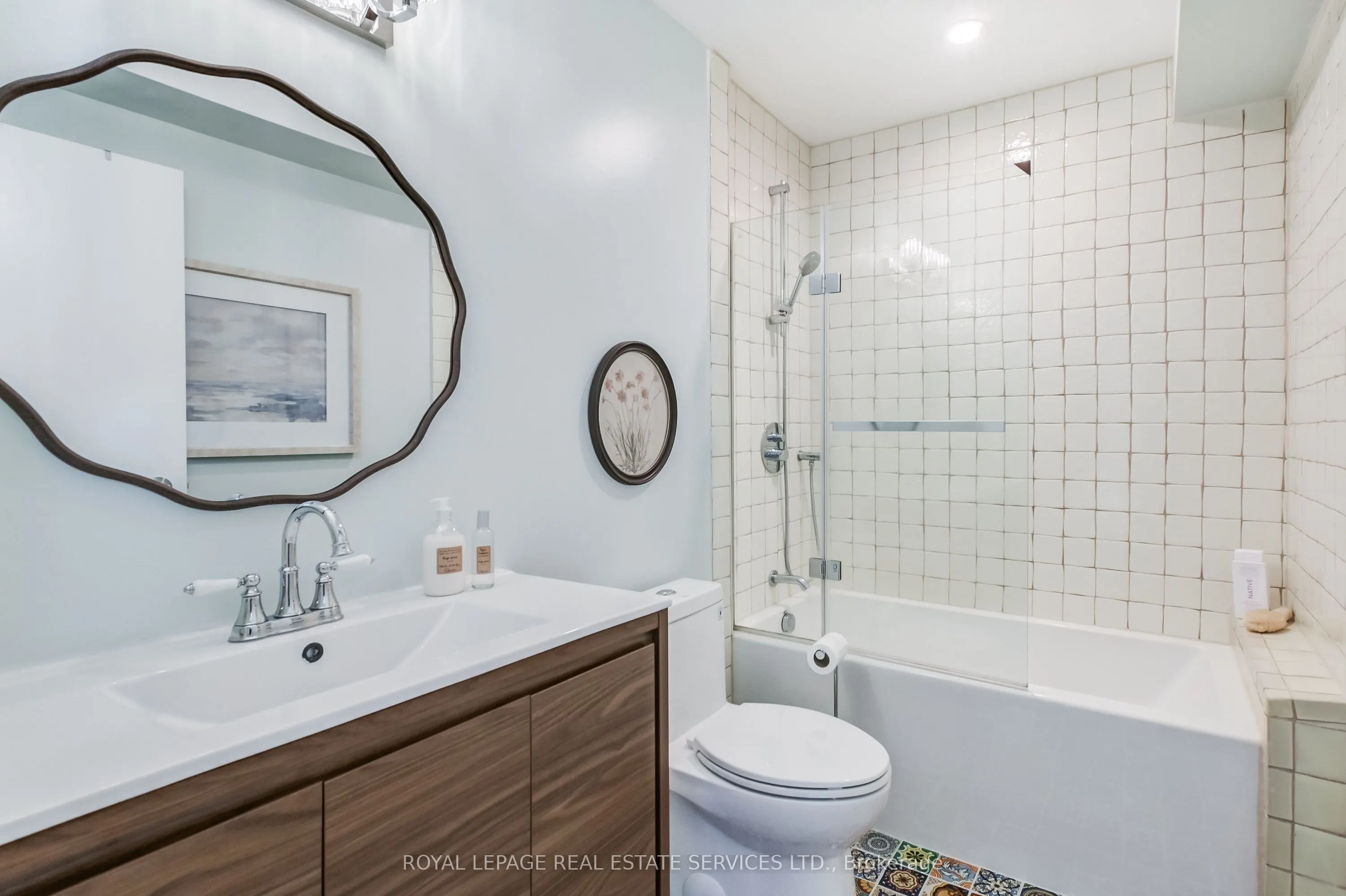 1001 Roselawn Avenue, #126