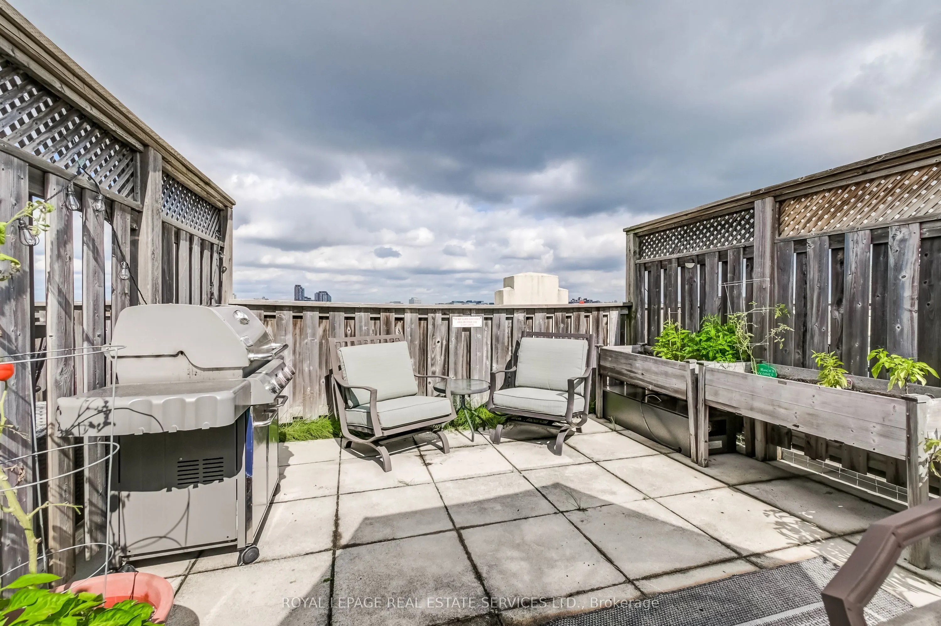 1001 Roselawn Avenue, #126