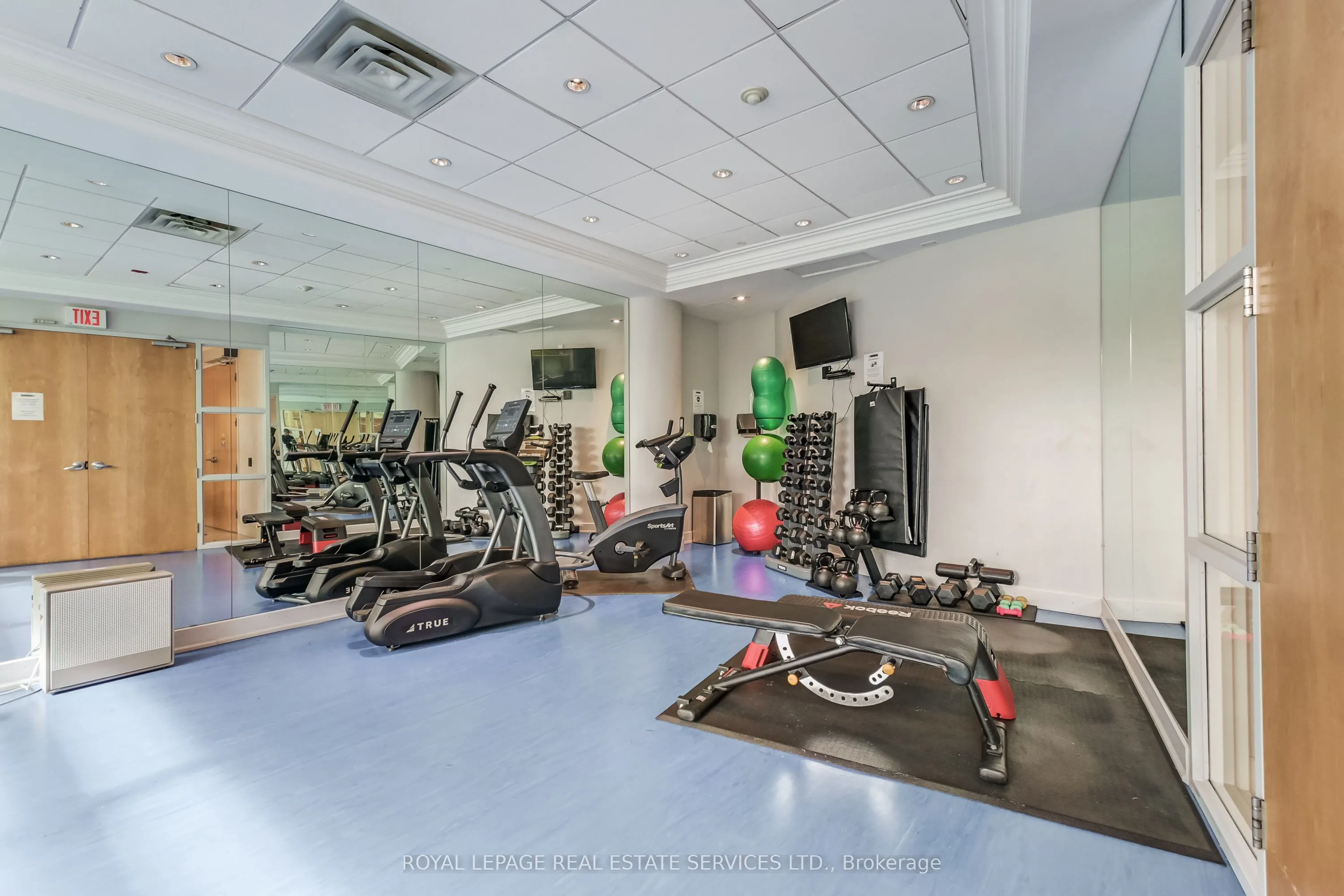 1001 Roselawn Avenue, #126