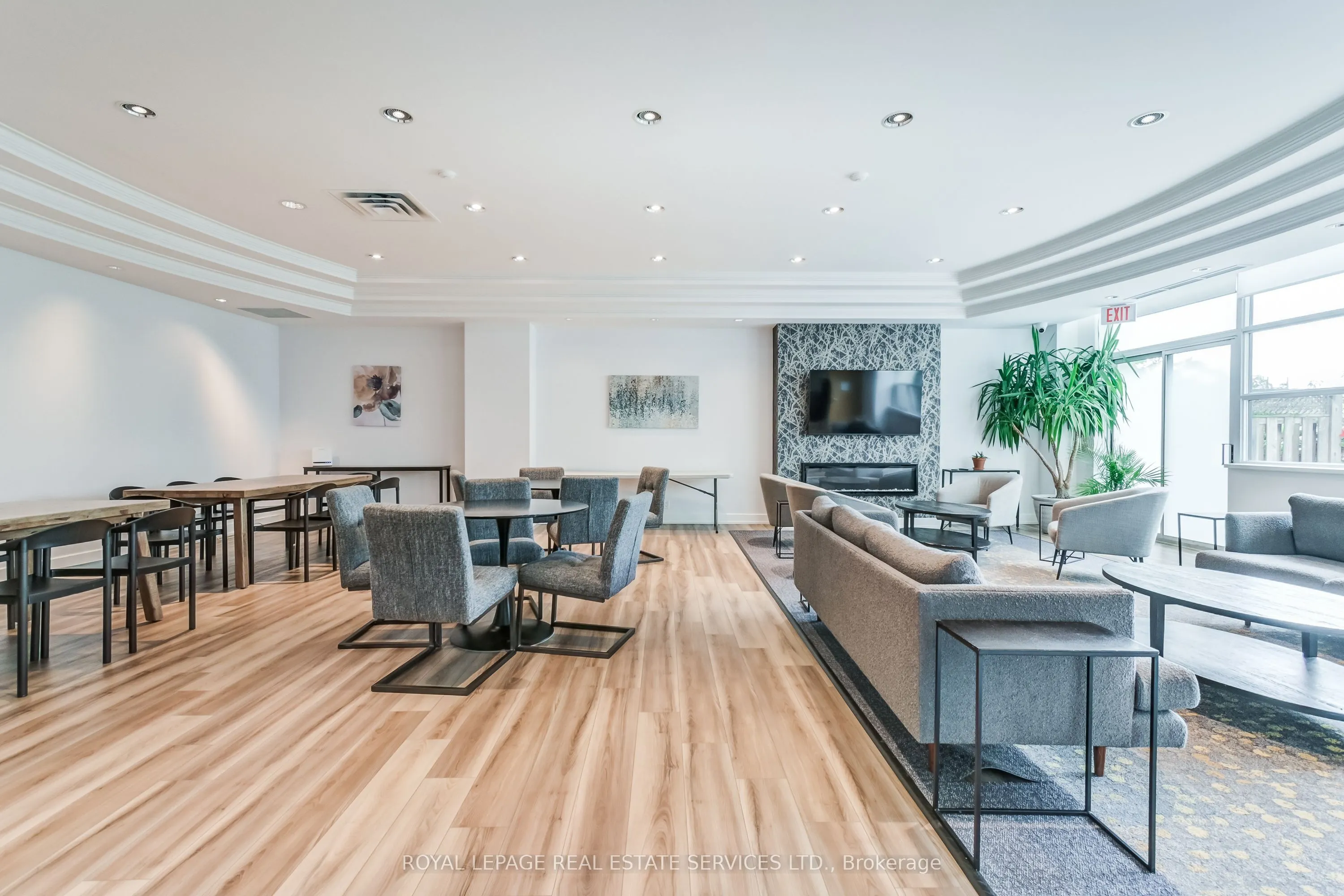 1001 Roselawn Avenue, #126