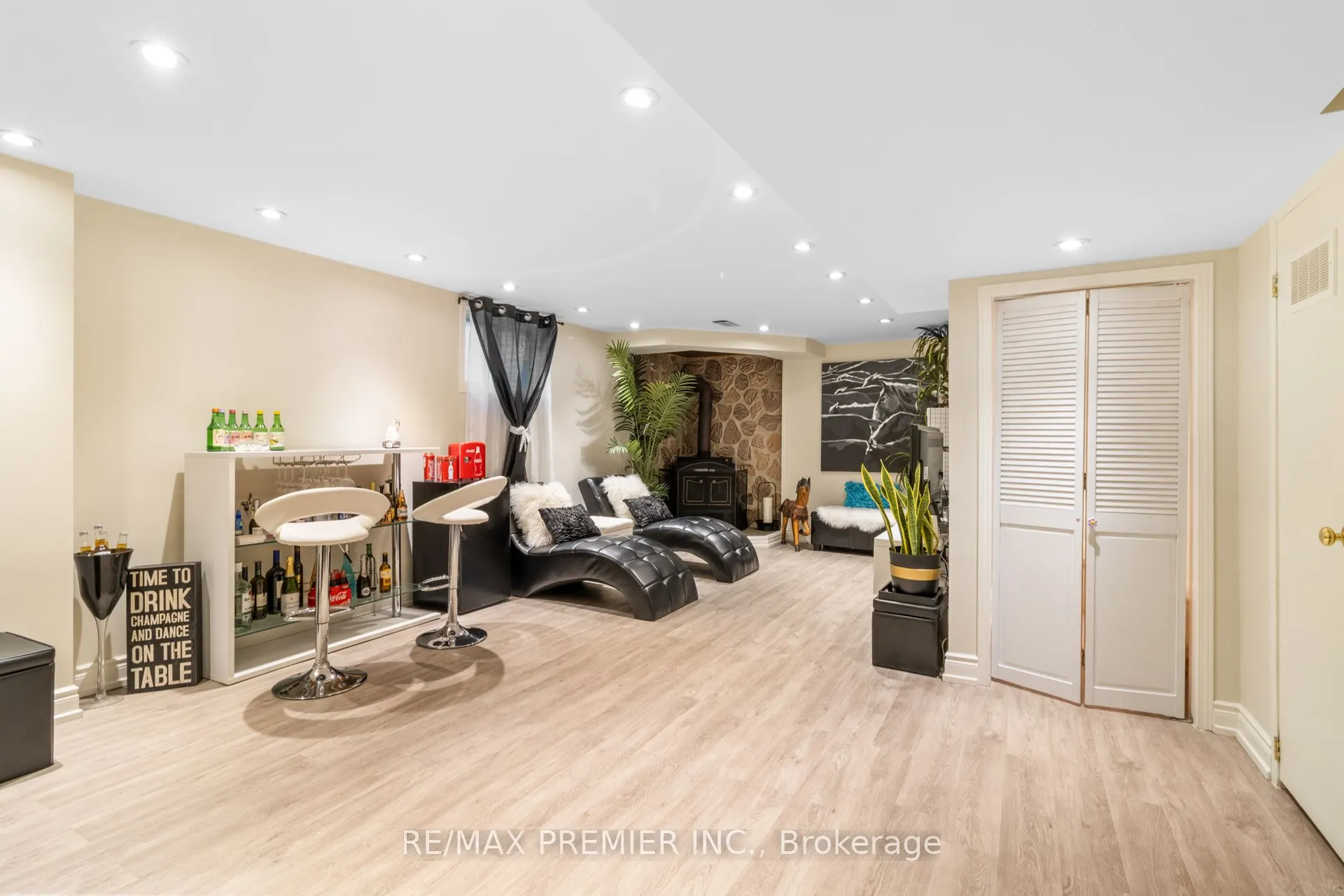 26 Ecclestone Drive